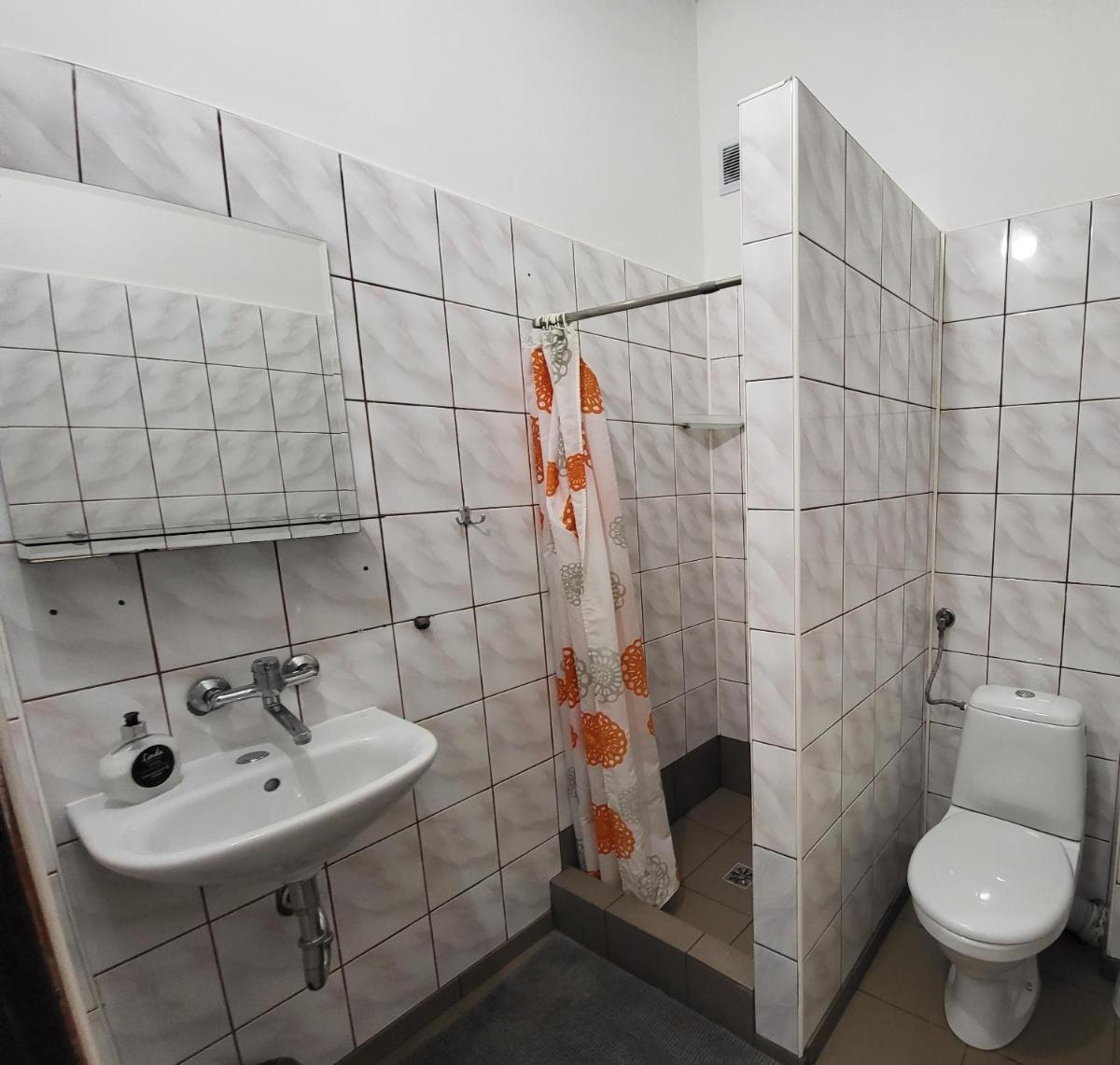 Single Room with Shared Bathroom photo 3