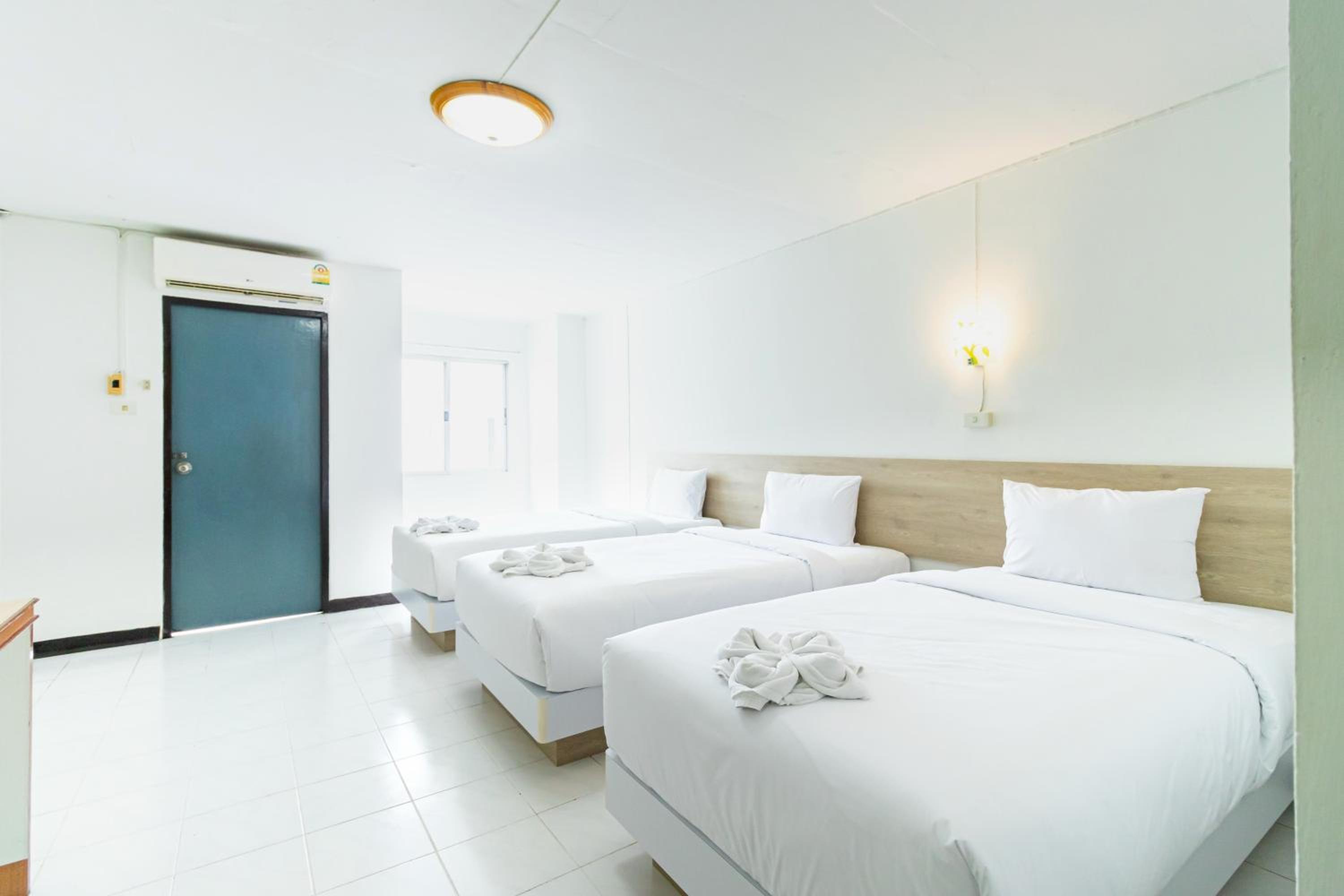 Deluxe Triple Room - Photo 1