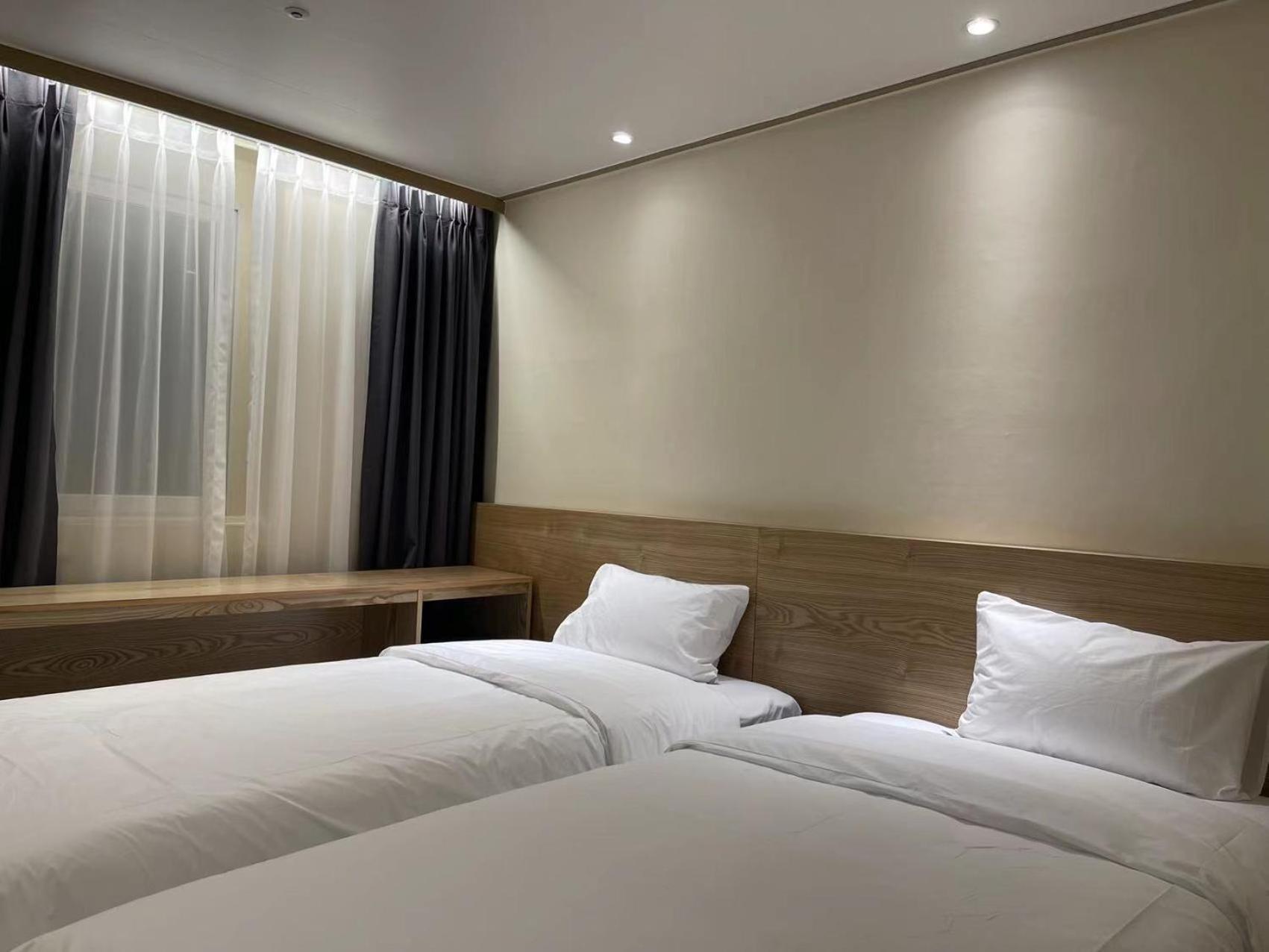 Superior Twin Room - Photo 8