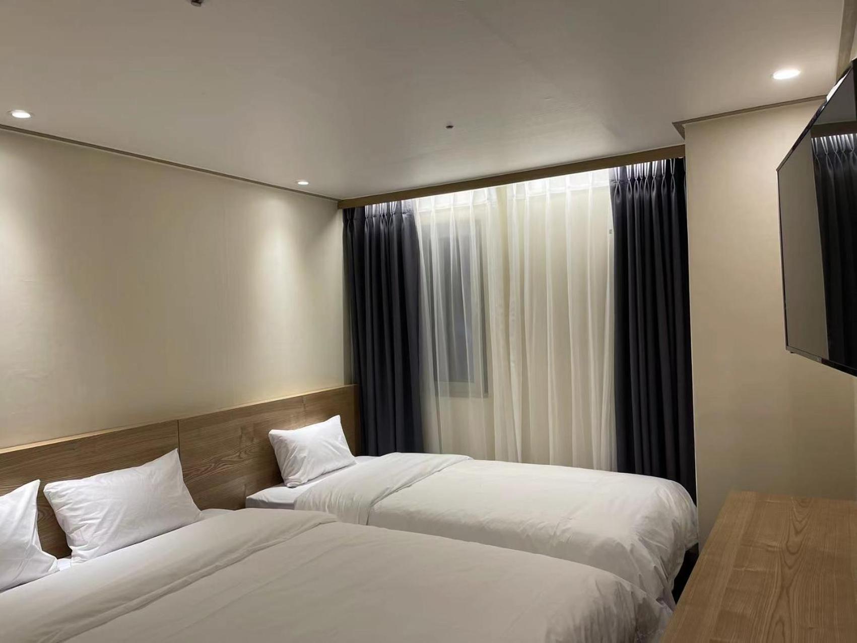 Deluxe Twin Room - Photo 1