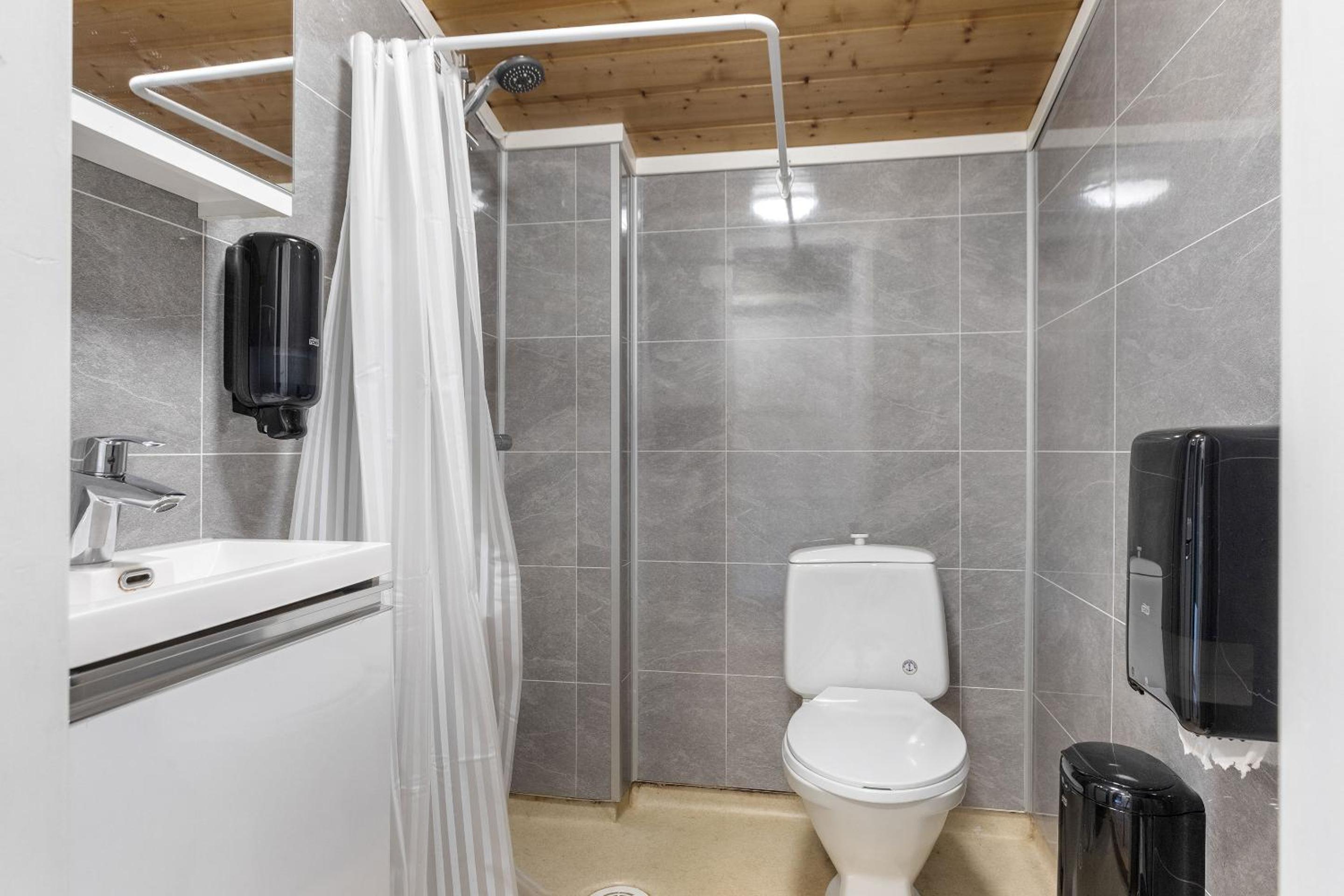 One-Bedroom Cottage - Photo 7