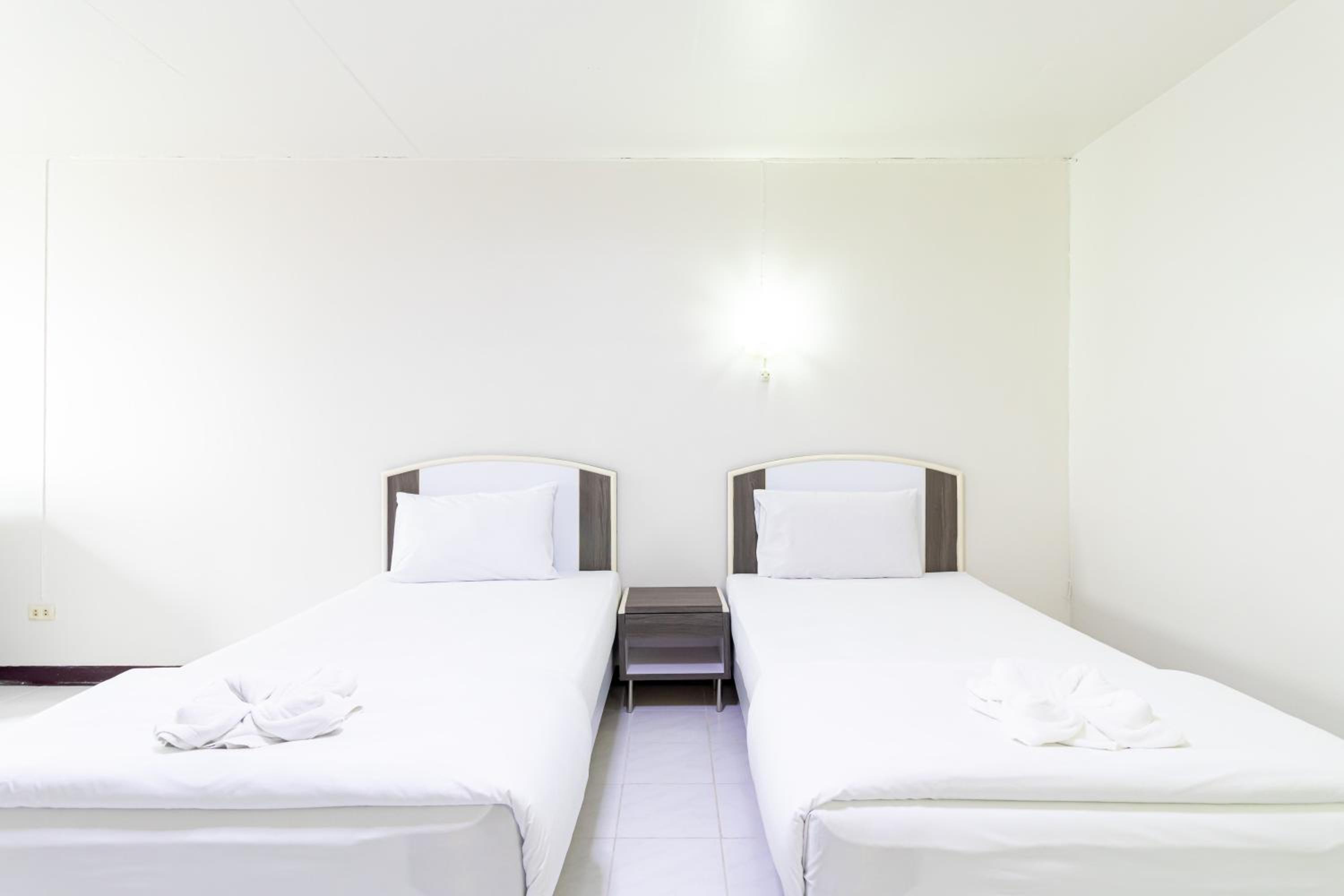 Deluxe Twin Room - Photo 7