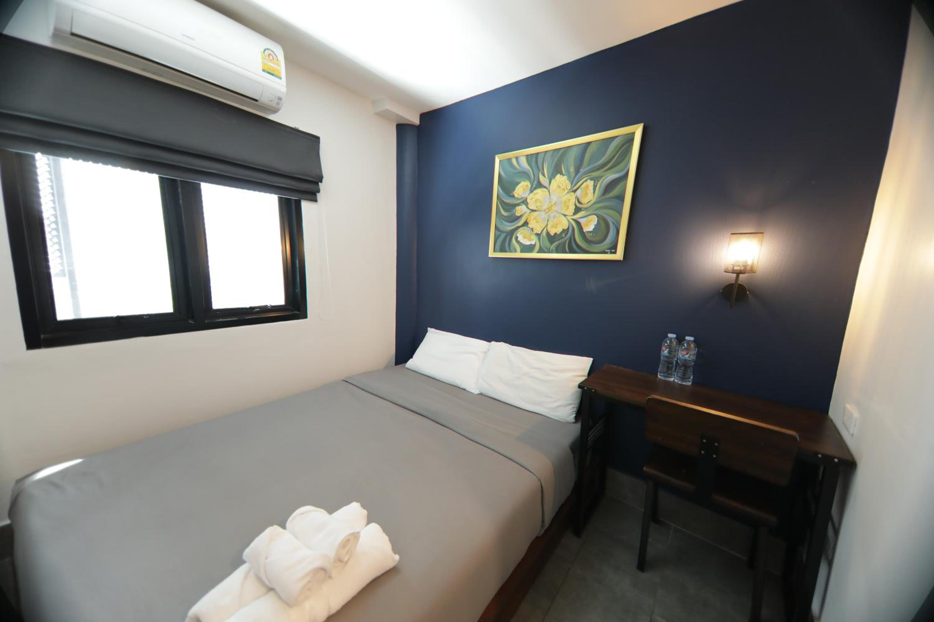 Standard Double Room - Photo 12