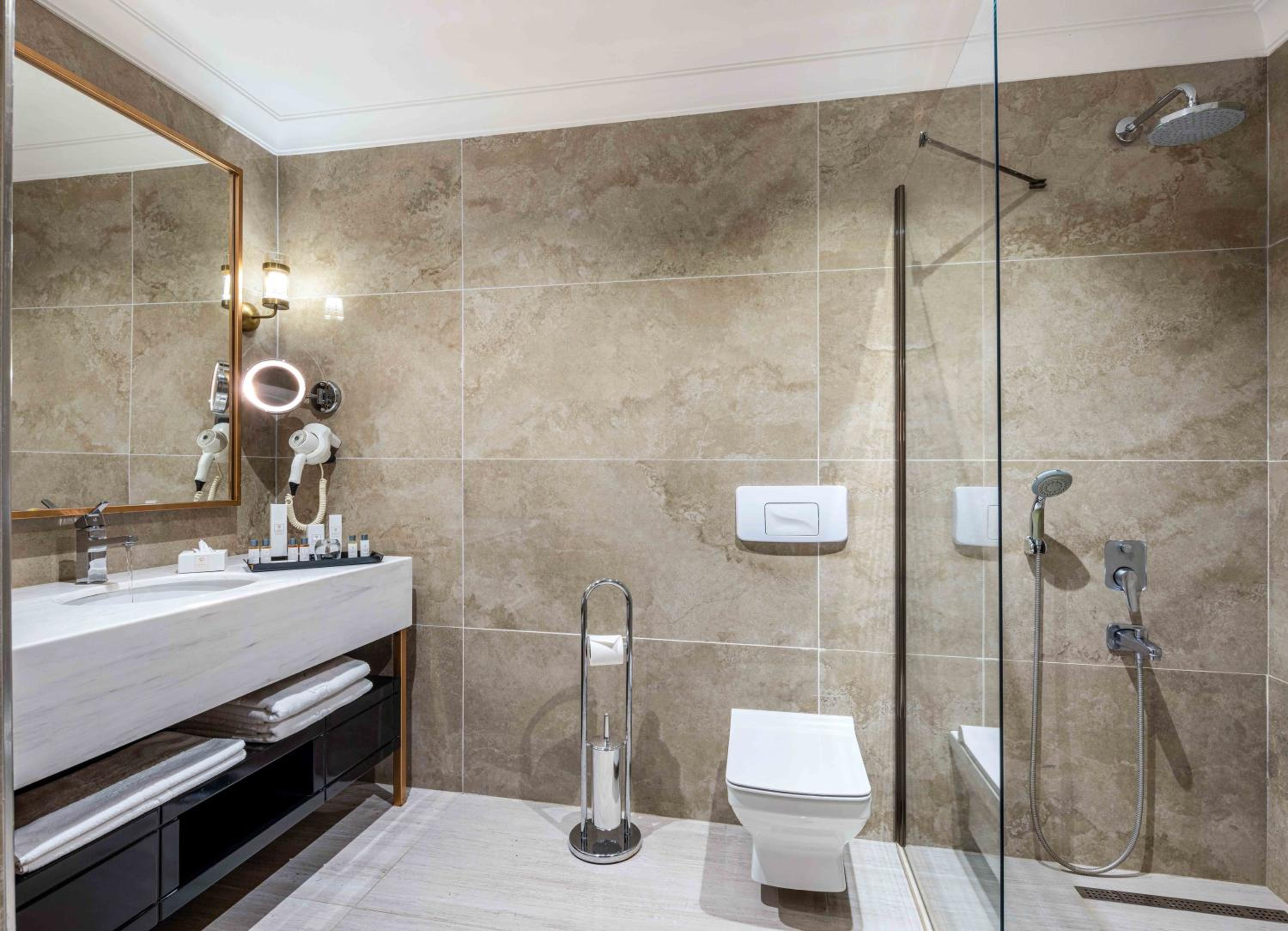 Deluxe Suite - Photo 4