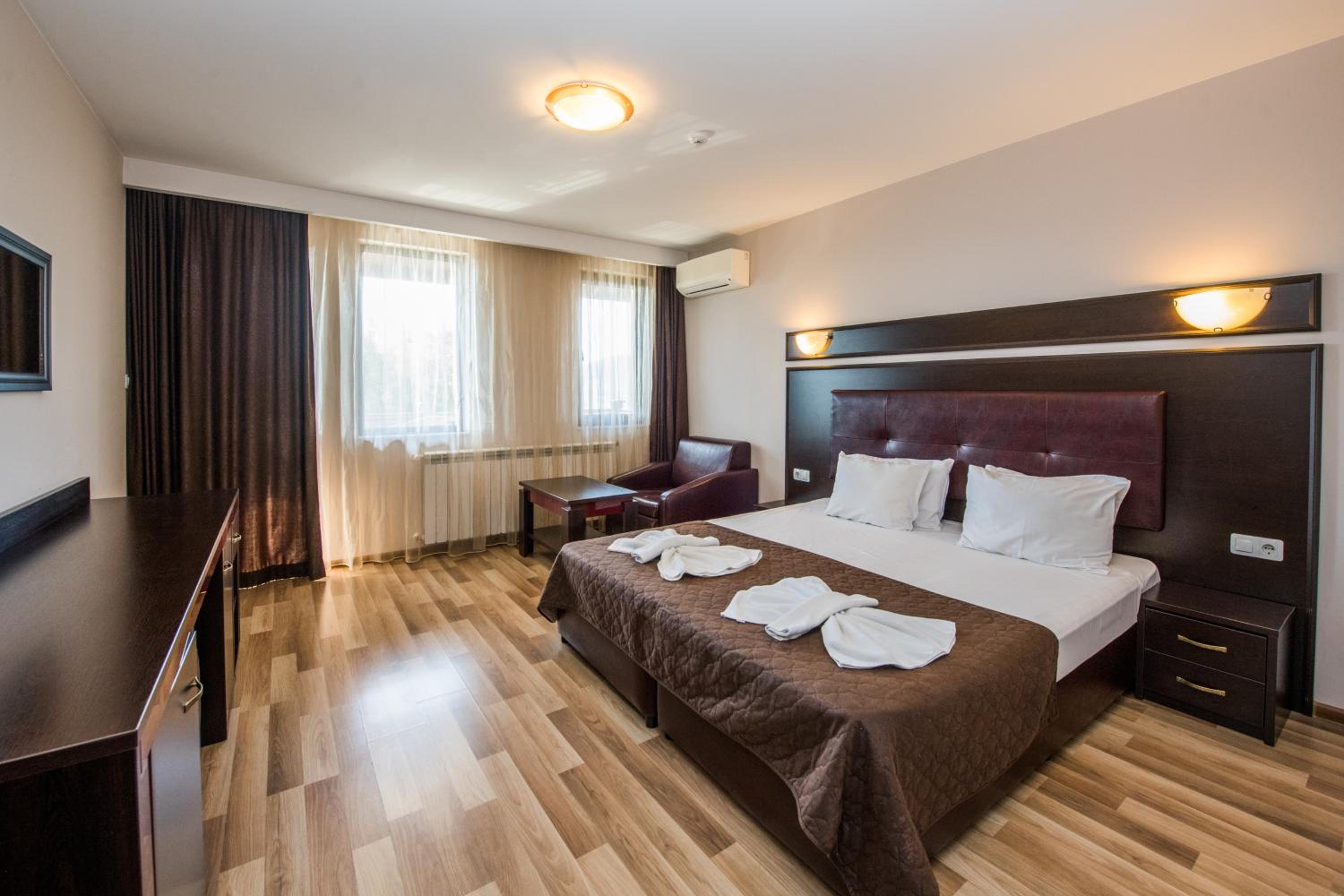 Deluxe Double Room With Balcony photo 1
