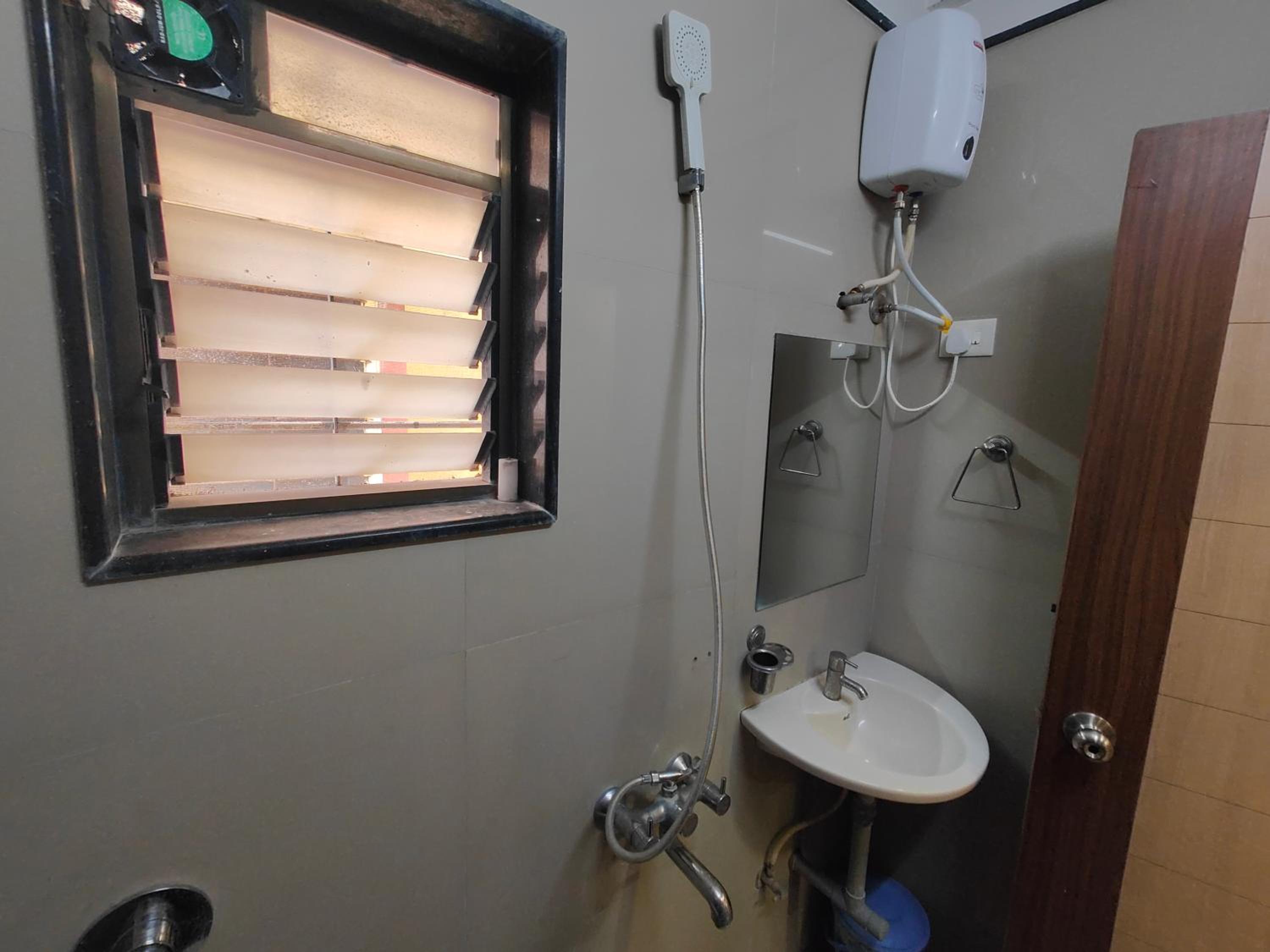 Deluxe Quadruple Room - Photo 6