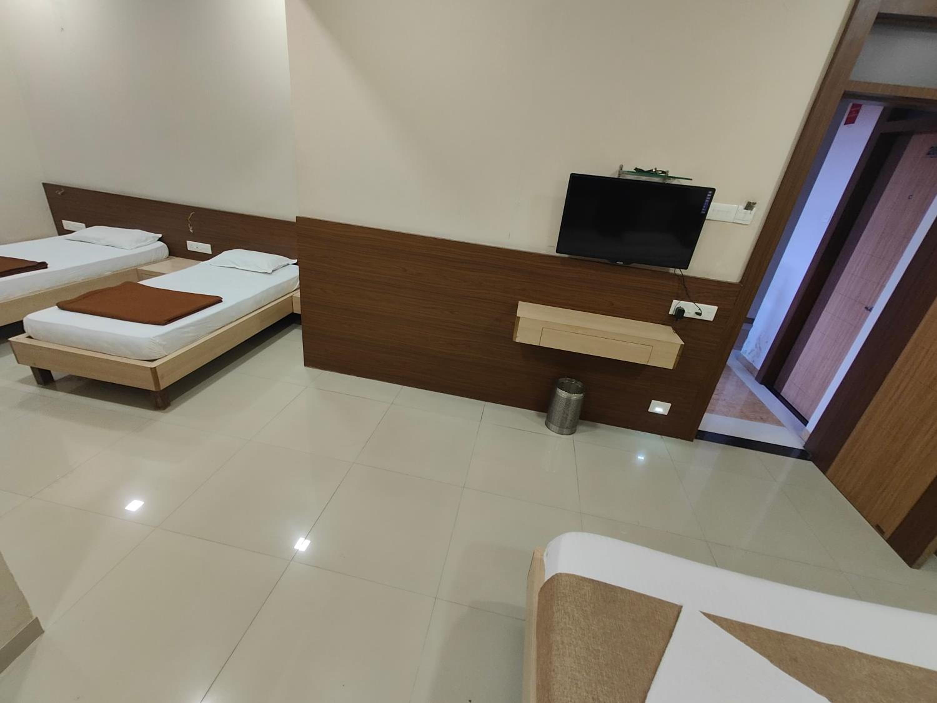 Deluxe Quadruple Room - Photo 3