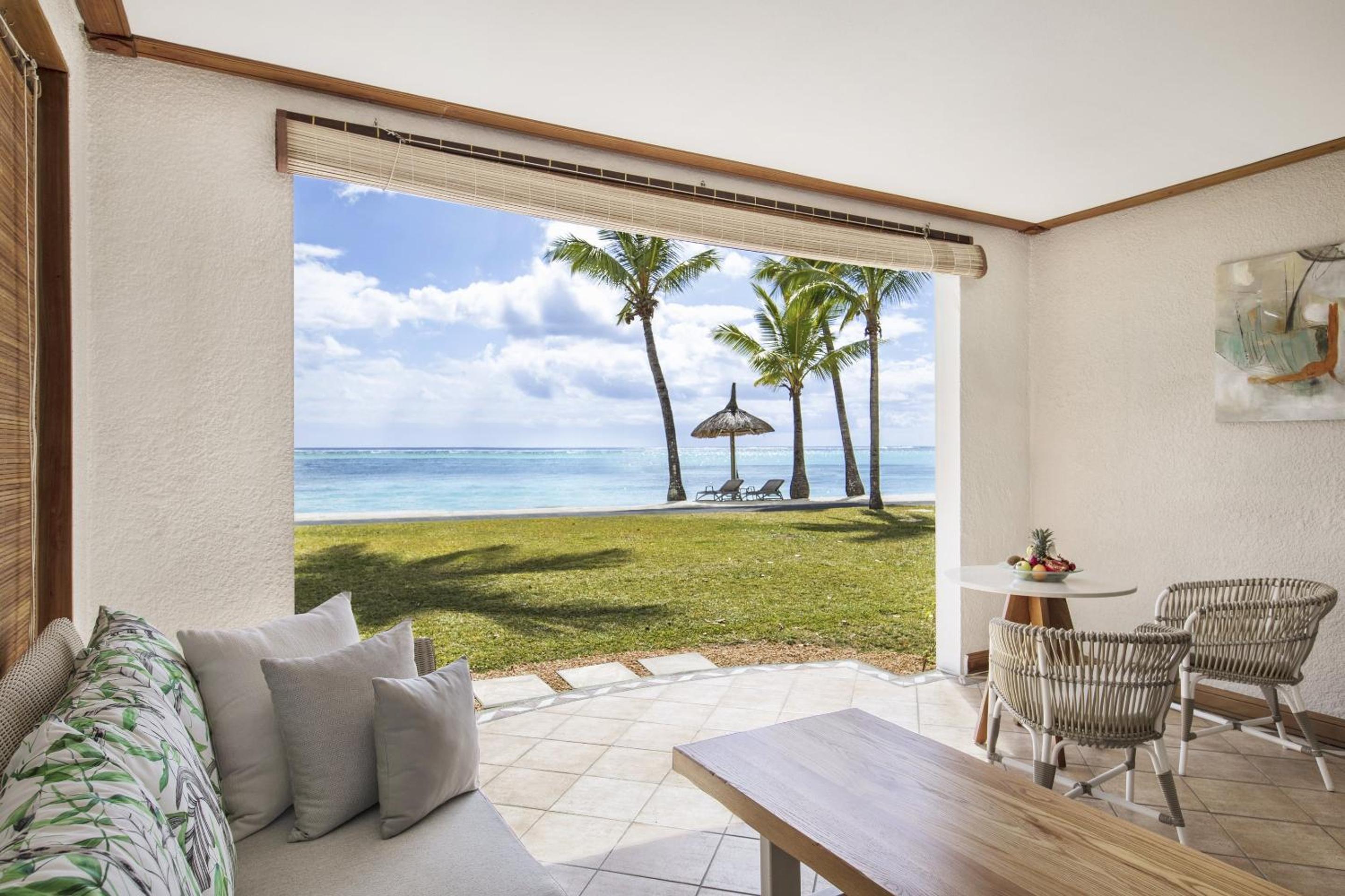 Junior Suite Beachfront – Honeymooners Only