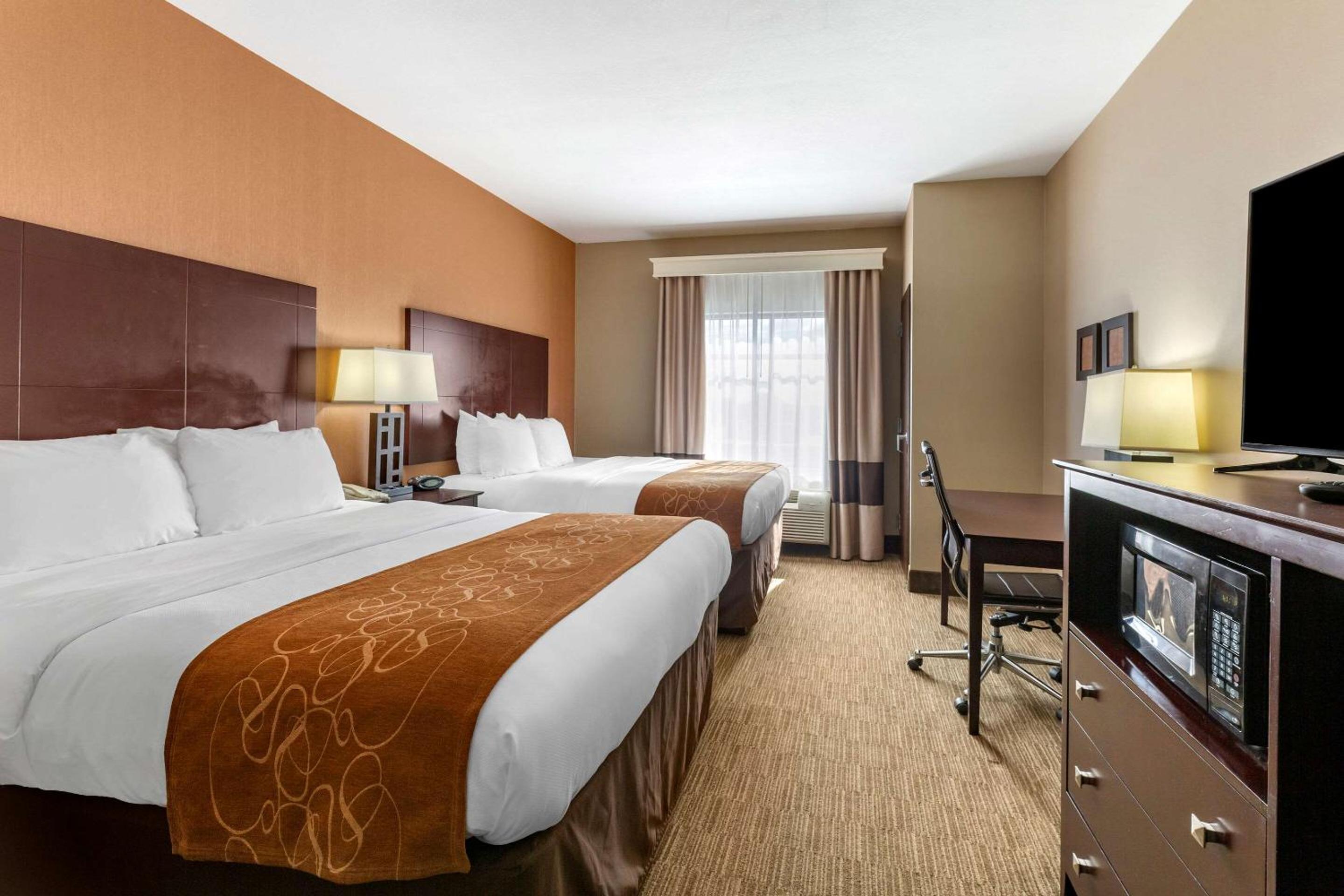Suite with Two Double Beds - Non-Smoking - Photo 1
