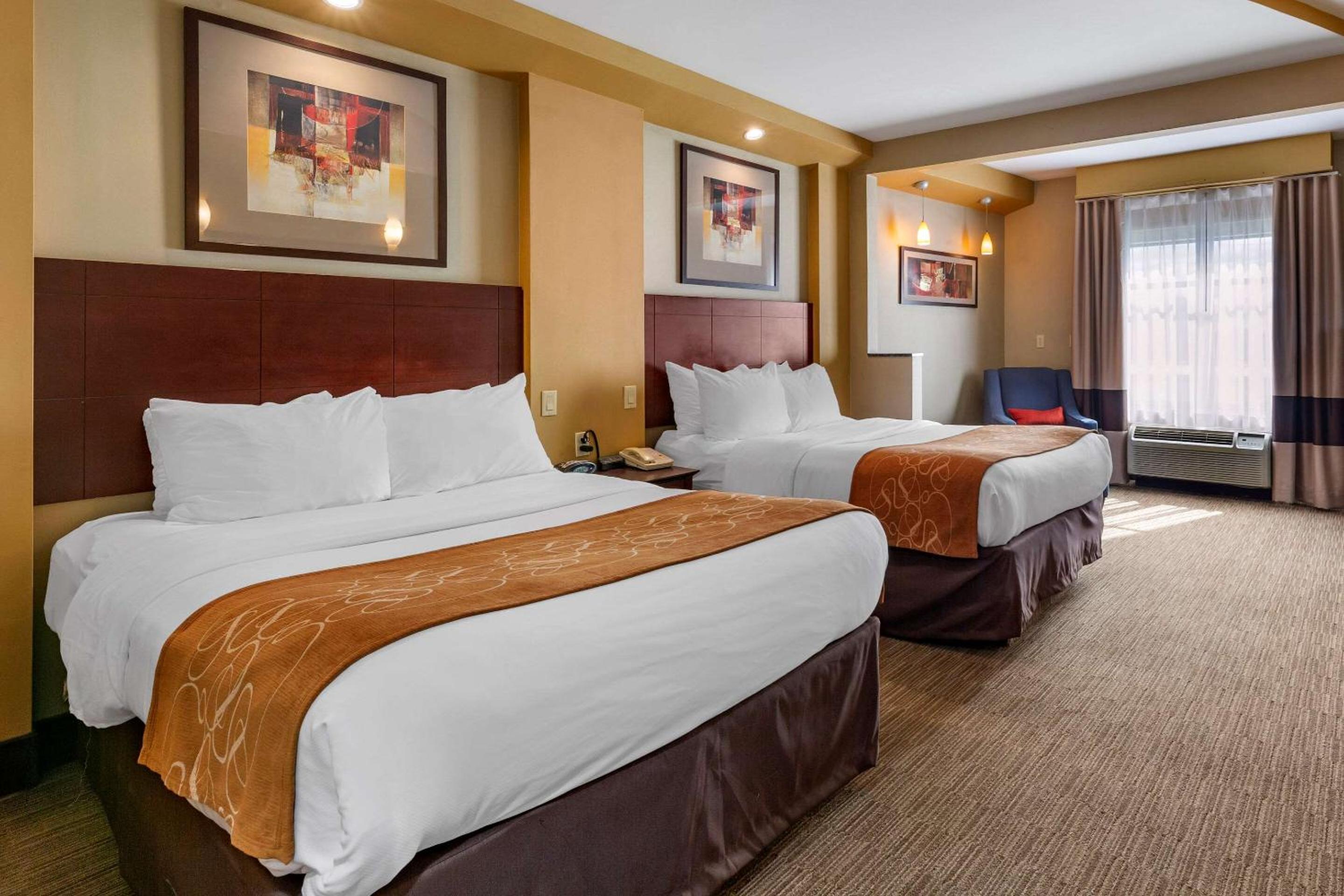 Suite with Two Double Beds - Non-Smoking - Photo 3