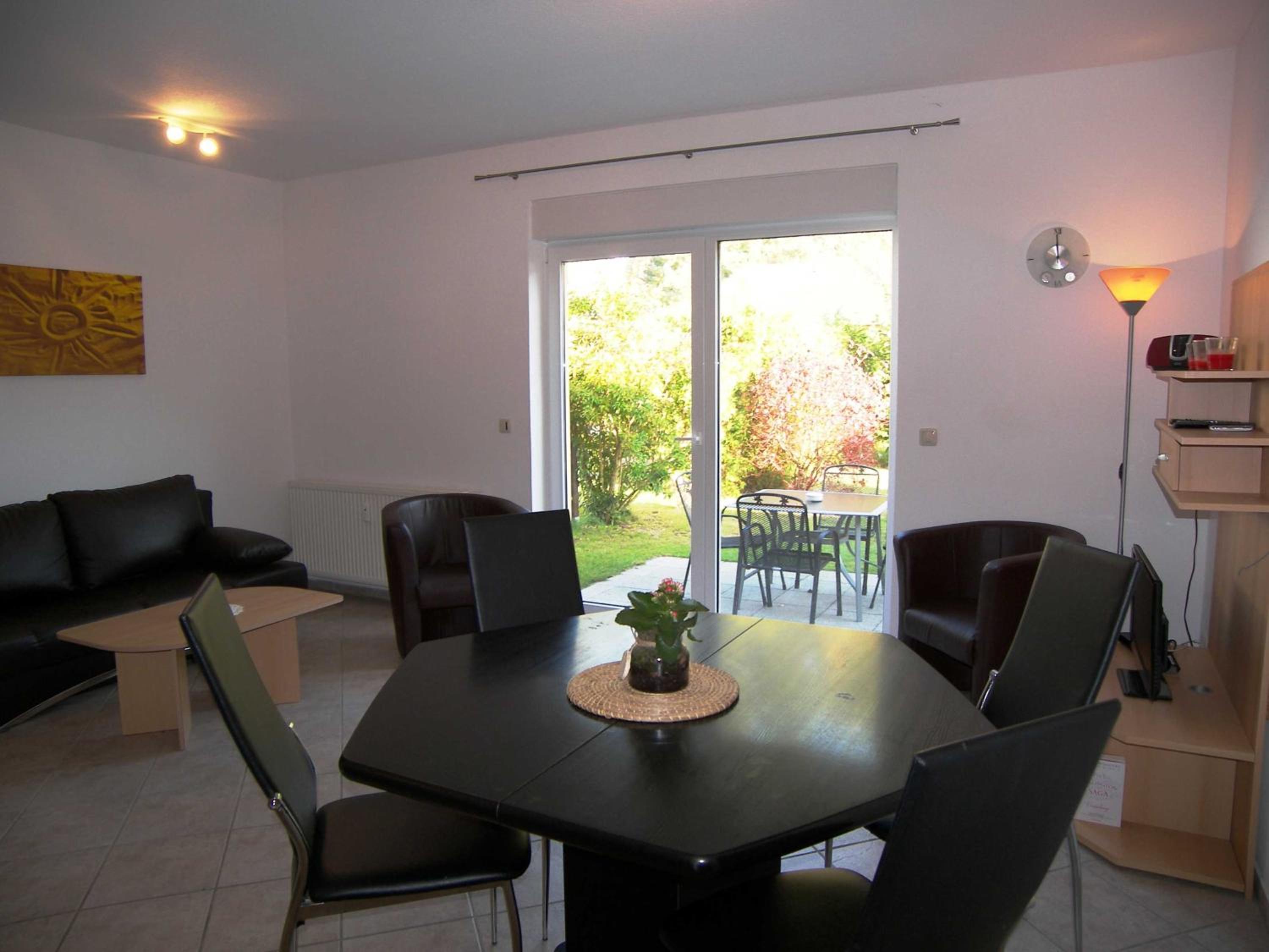 One-Bedroom Apartment with Terrace photo 1