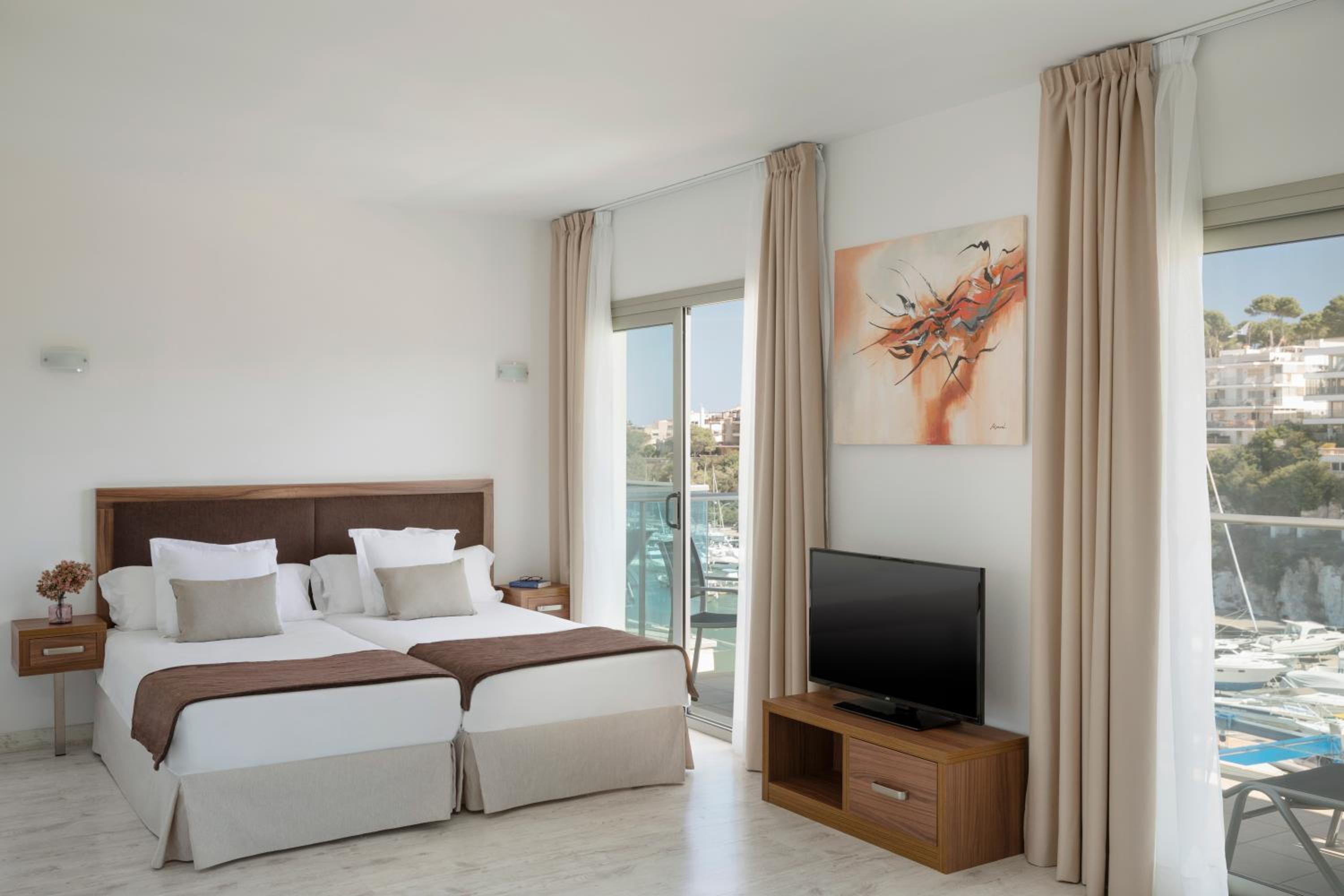 Estudio con Balcón y Vista al Puerto