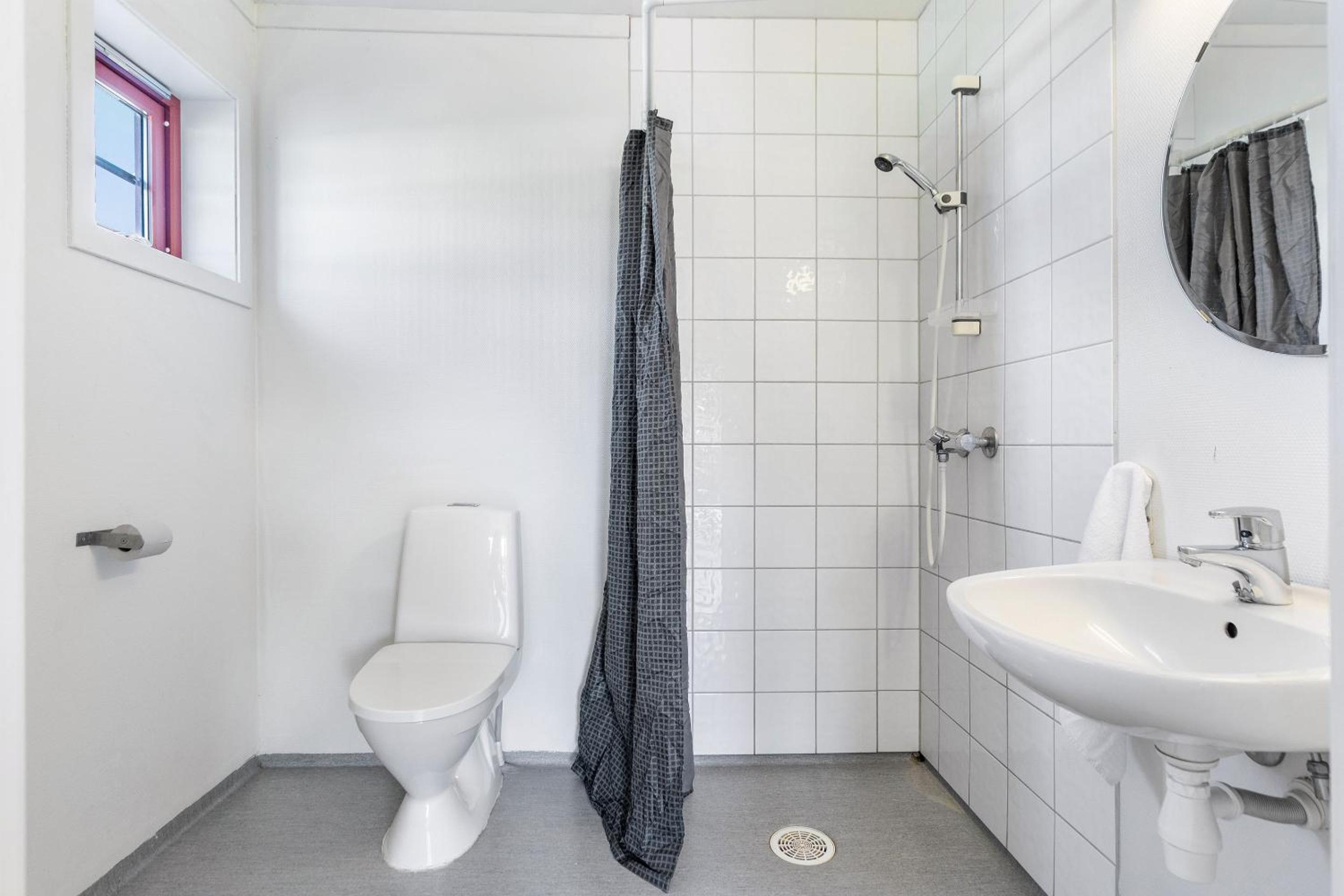 One-Bedroom Apartment - Photo 9