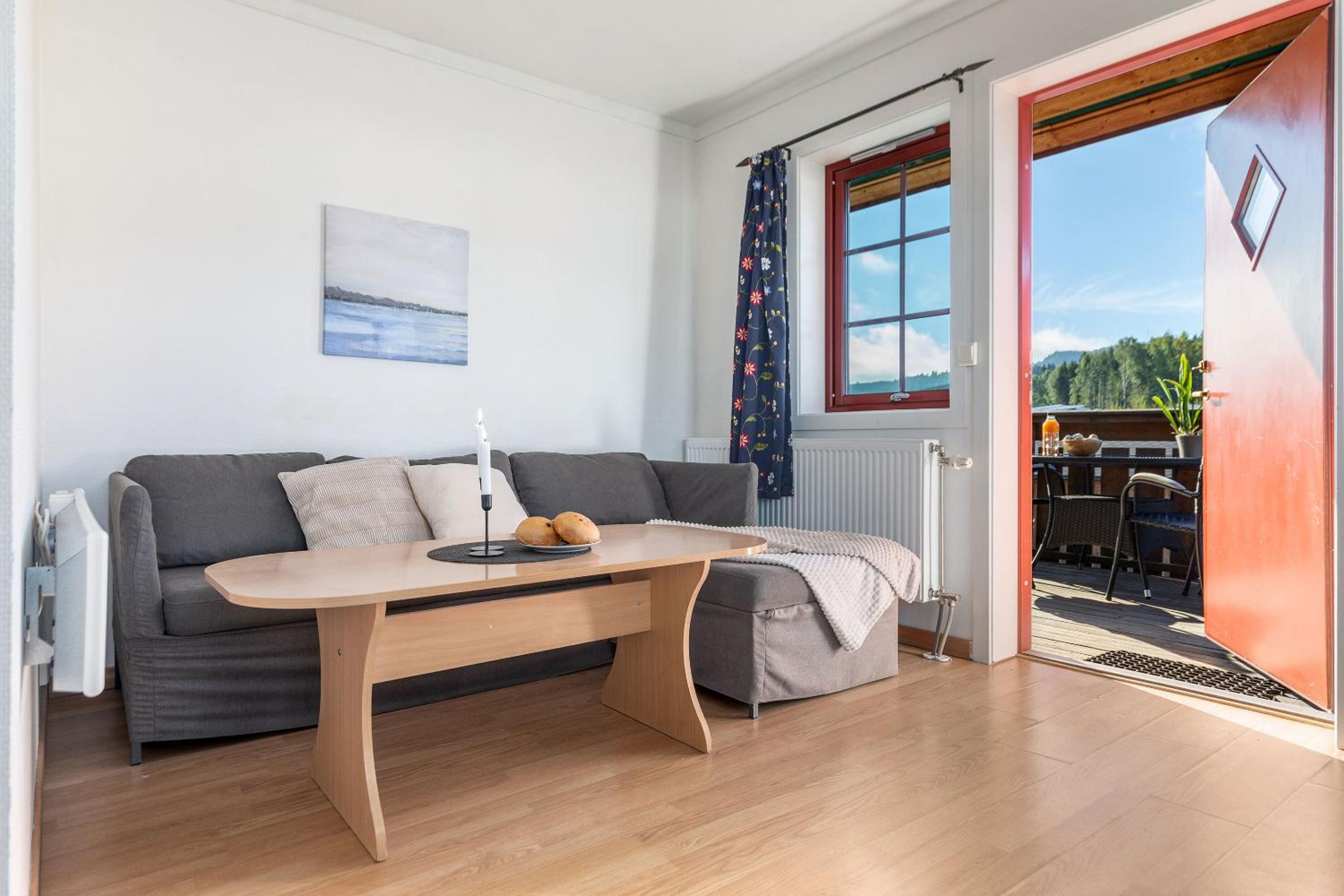 One-Bedroom Apartment - Photo 3