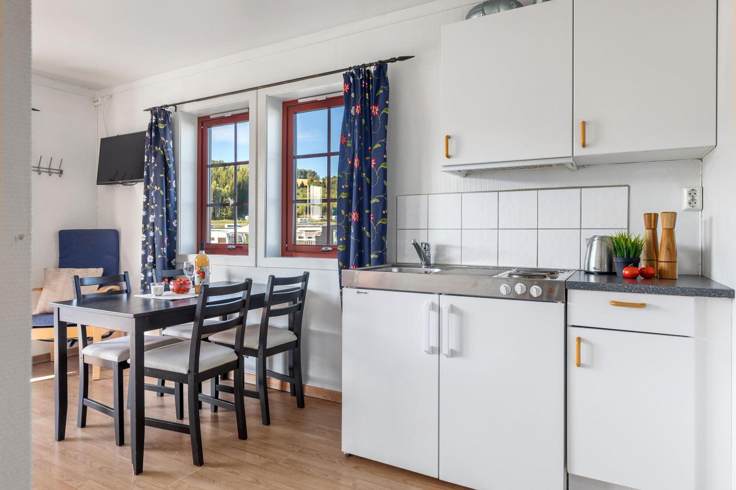 One-Bedroom Apartment - Photo 1