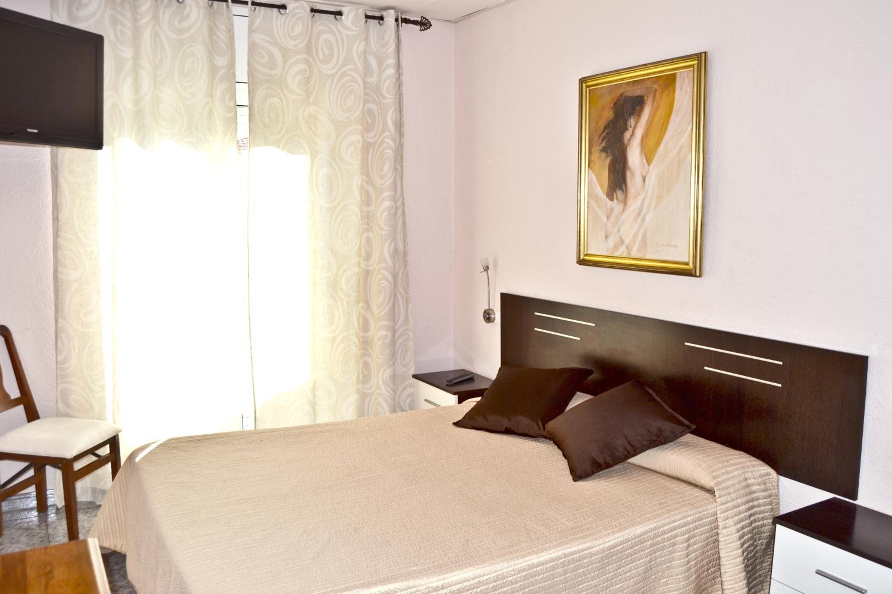 Double or Twin Room - Photo 1