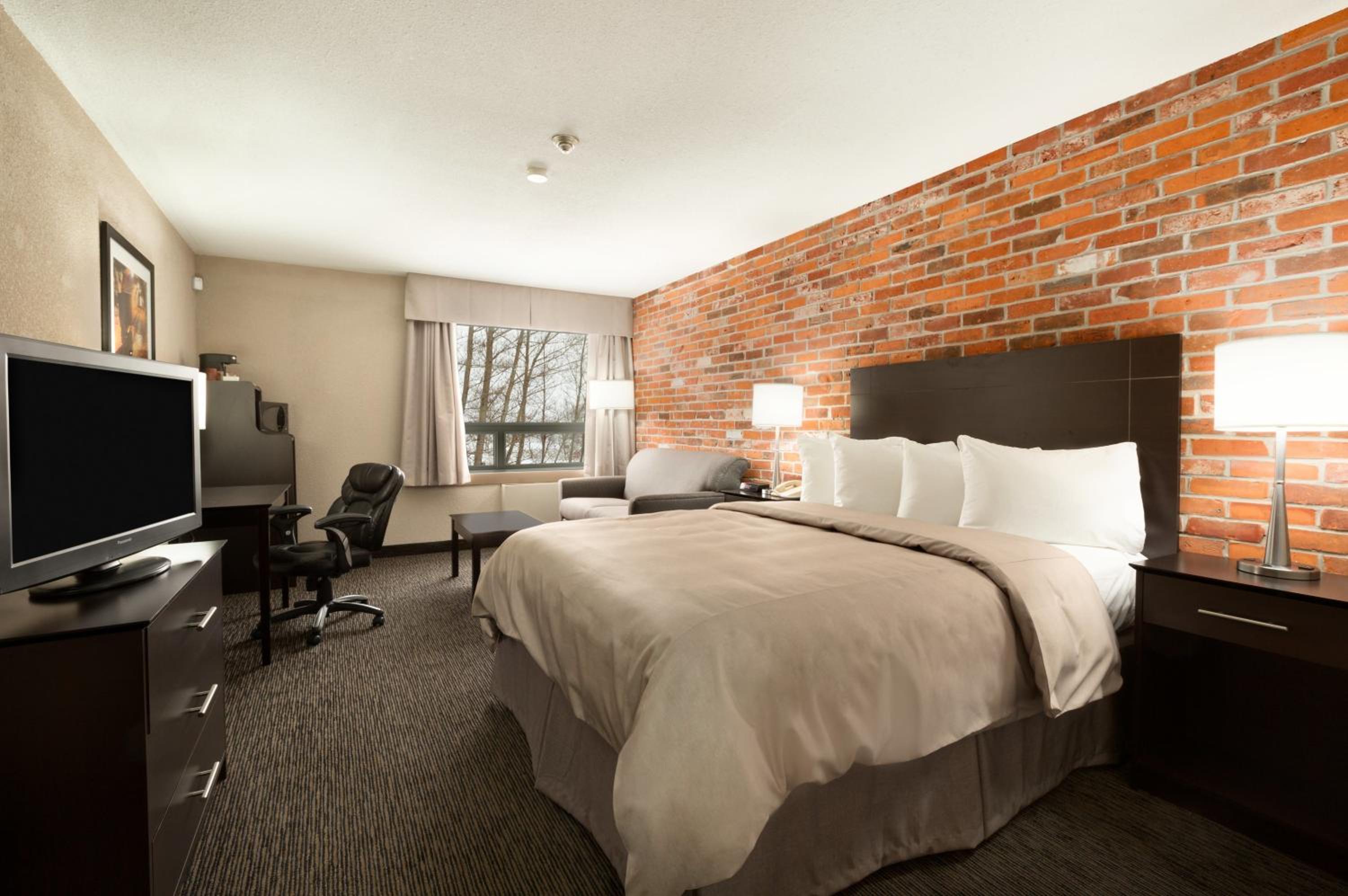 King Room - Non-Smoking photo 3
