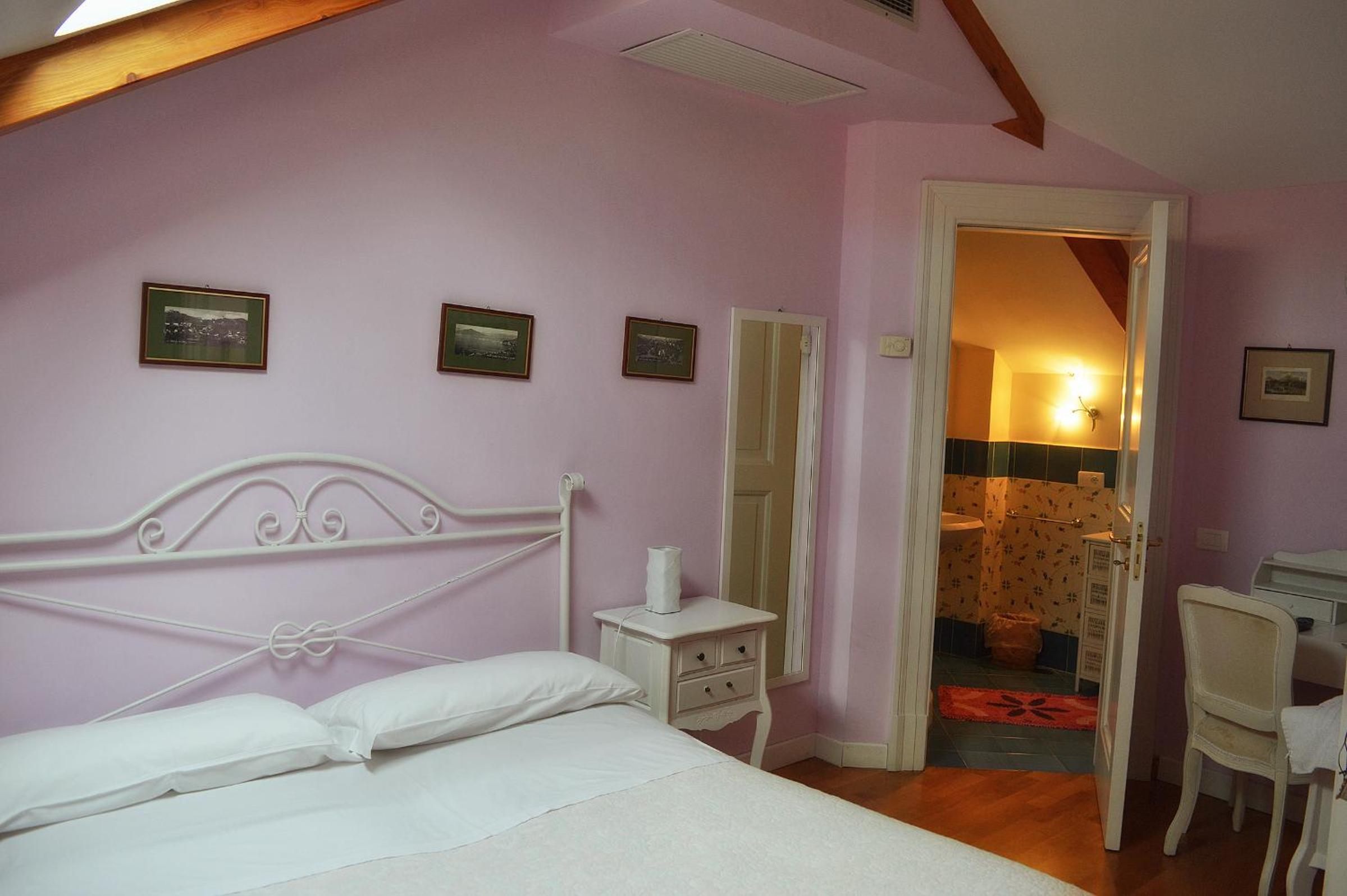 Standard Double Room - Photo 52