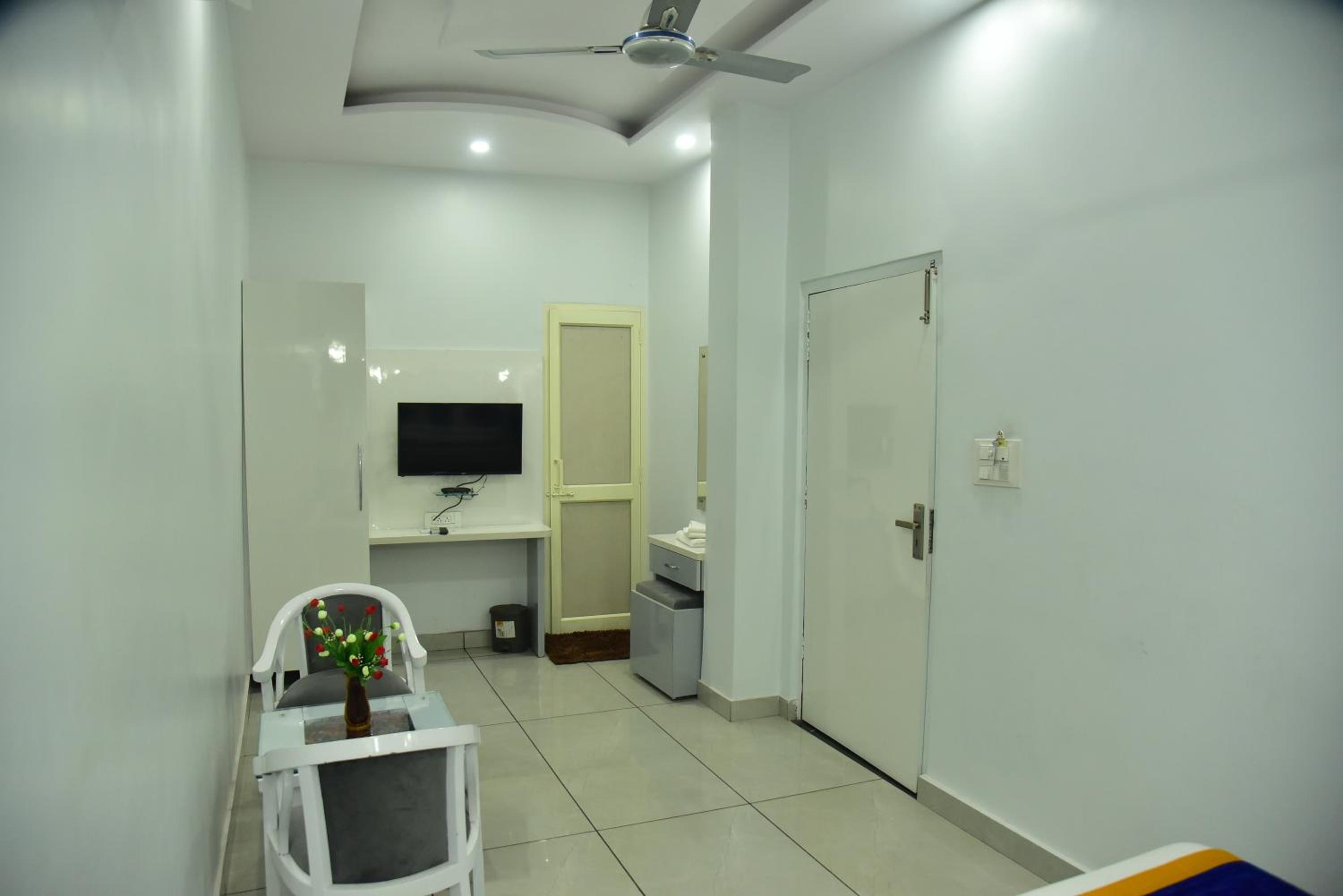 Deluxe Double Room - Photo 8