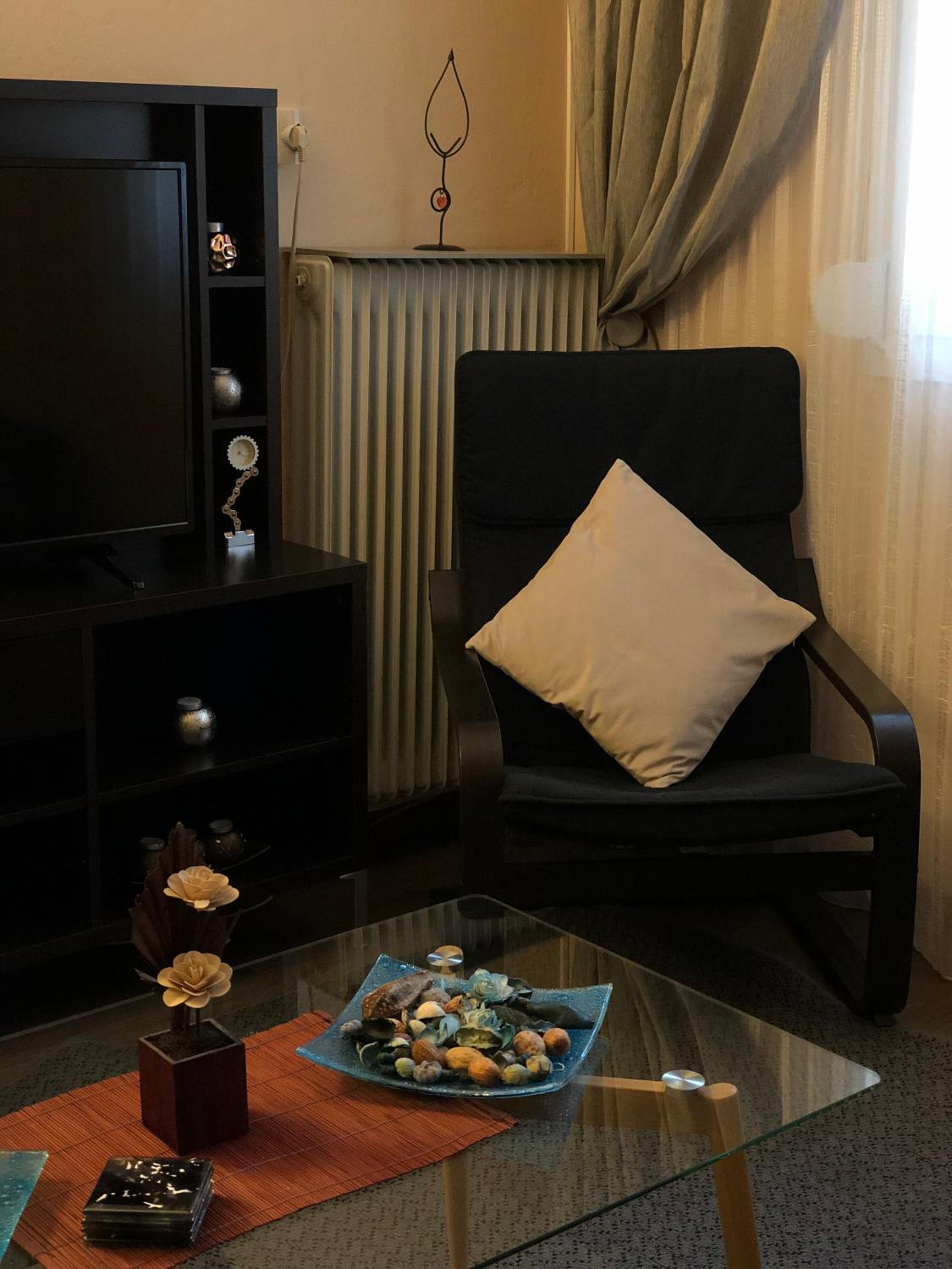 One-Bedroom Apartment - Photo 6