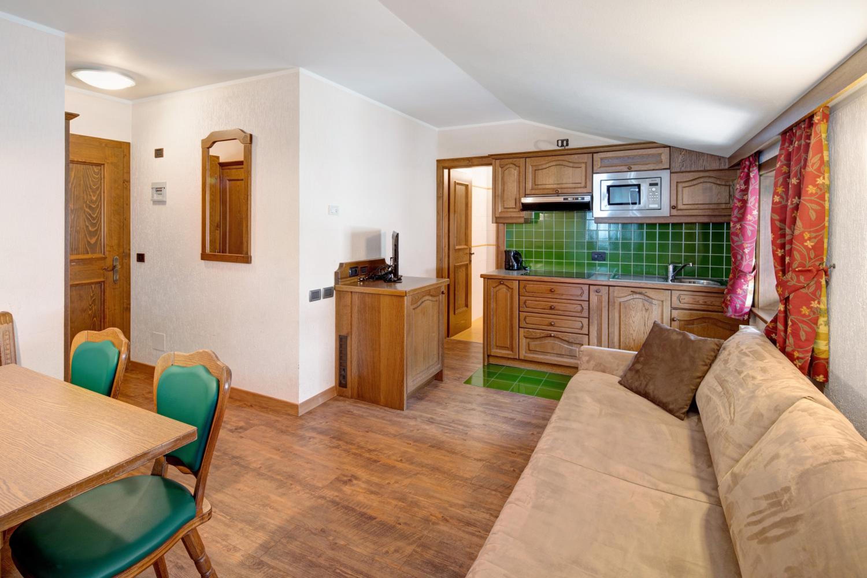 One-Bedroom Apartment with Garden photo 1