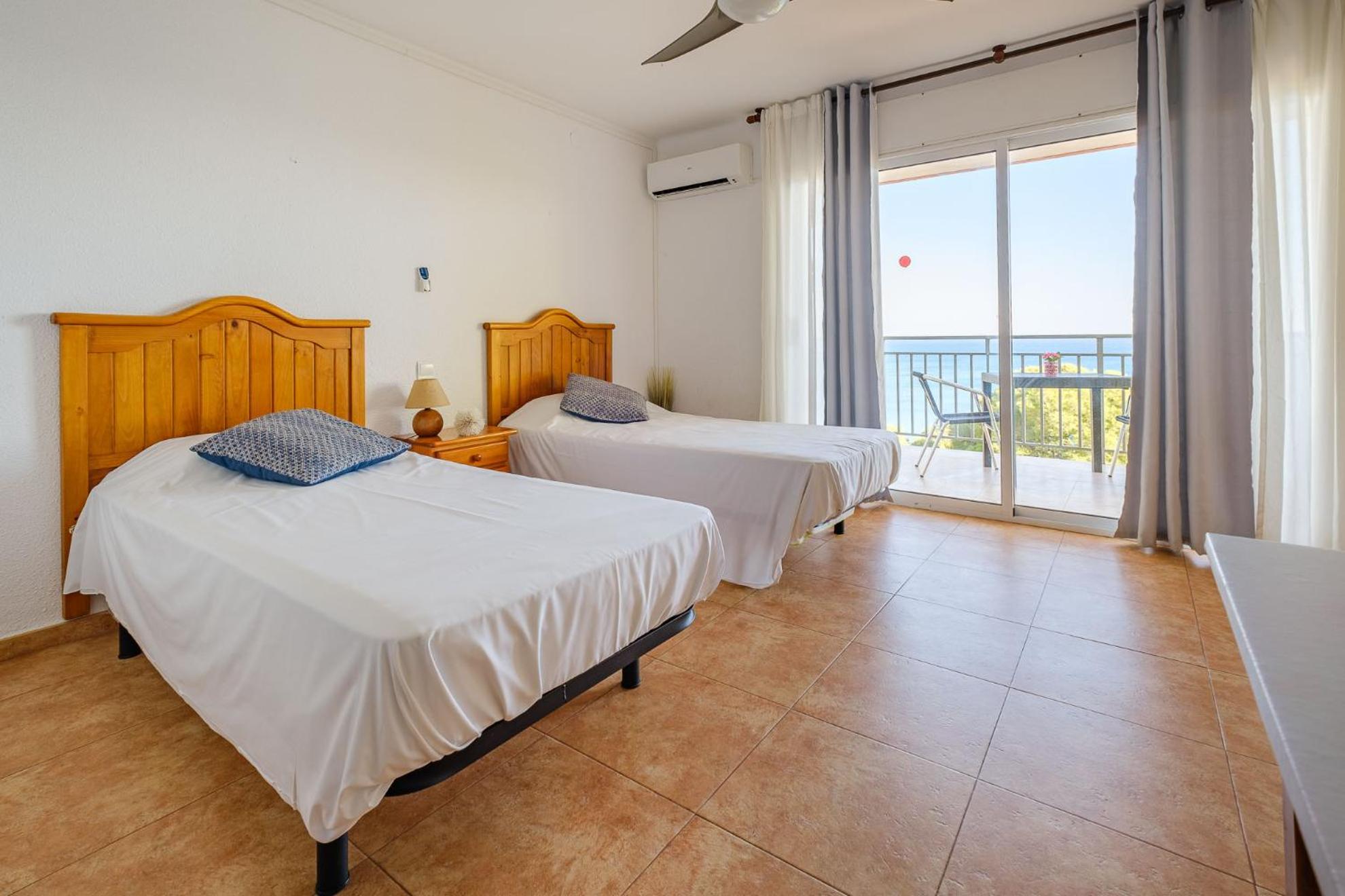 Estudio con vista al mar