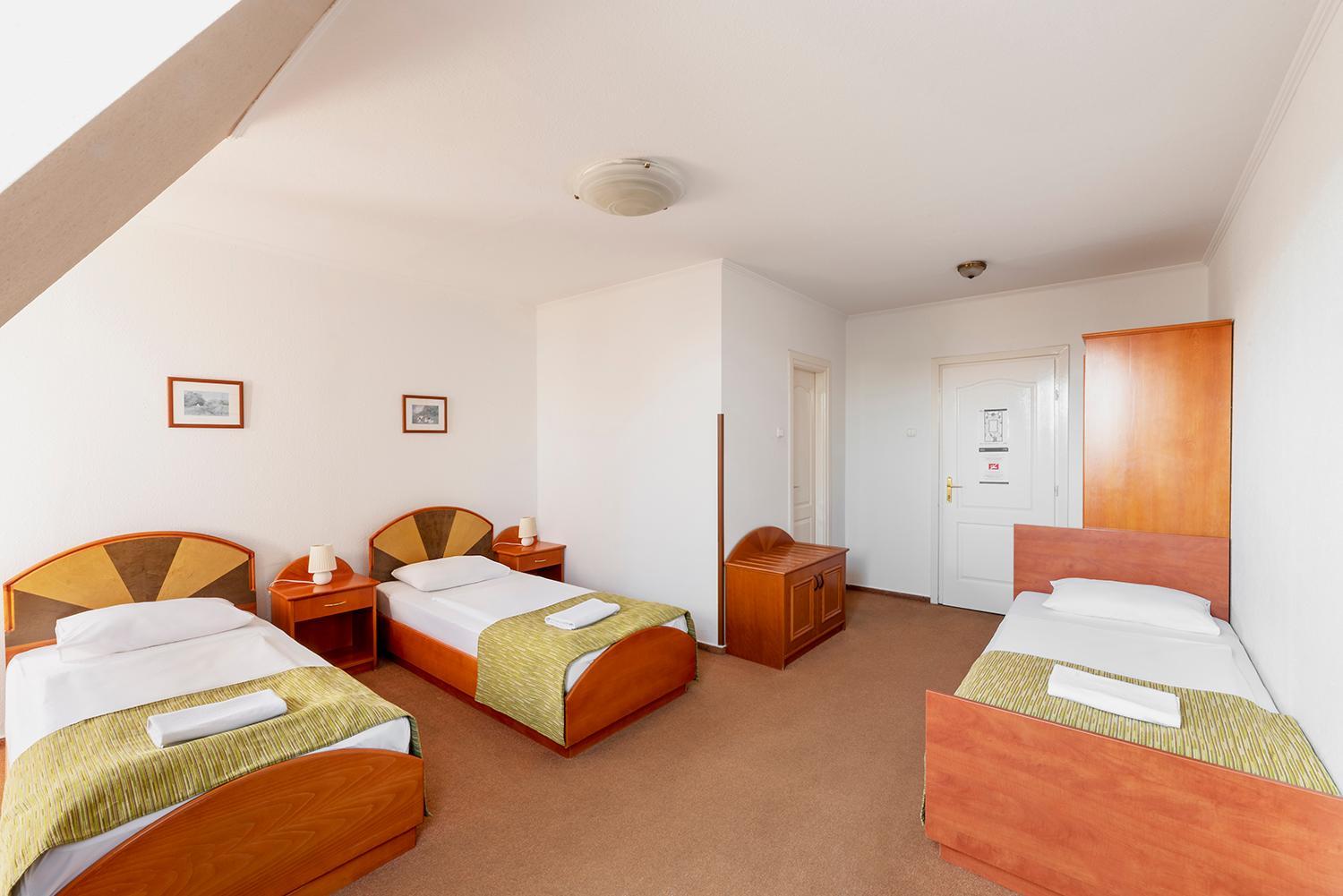 Triple Room - Photo 2