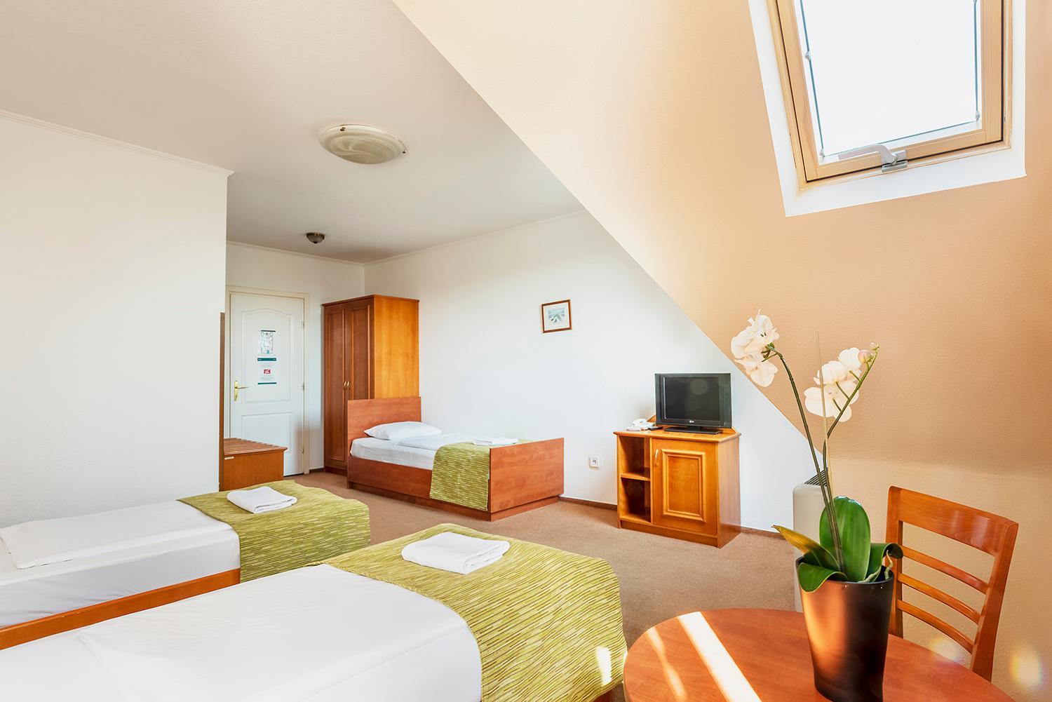 Triple Room - Photo 4
