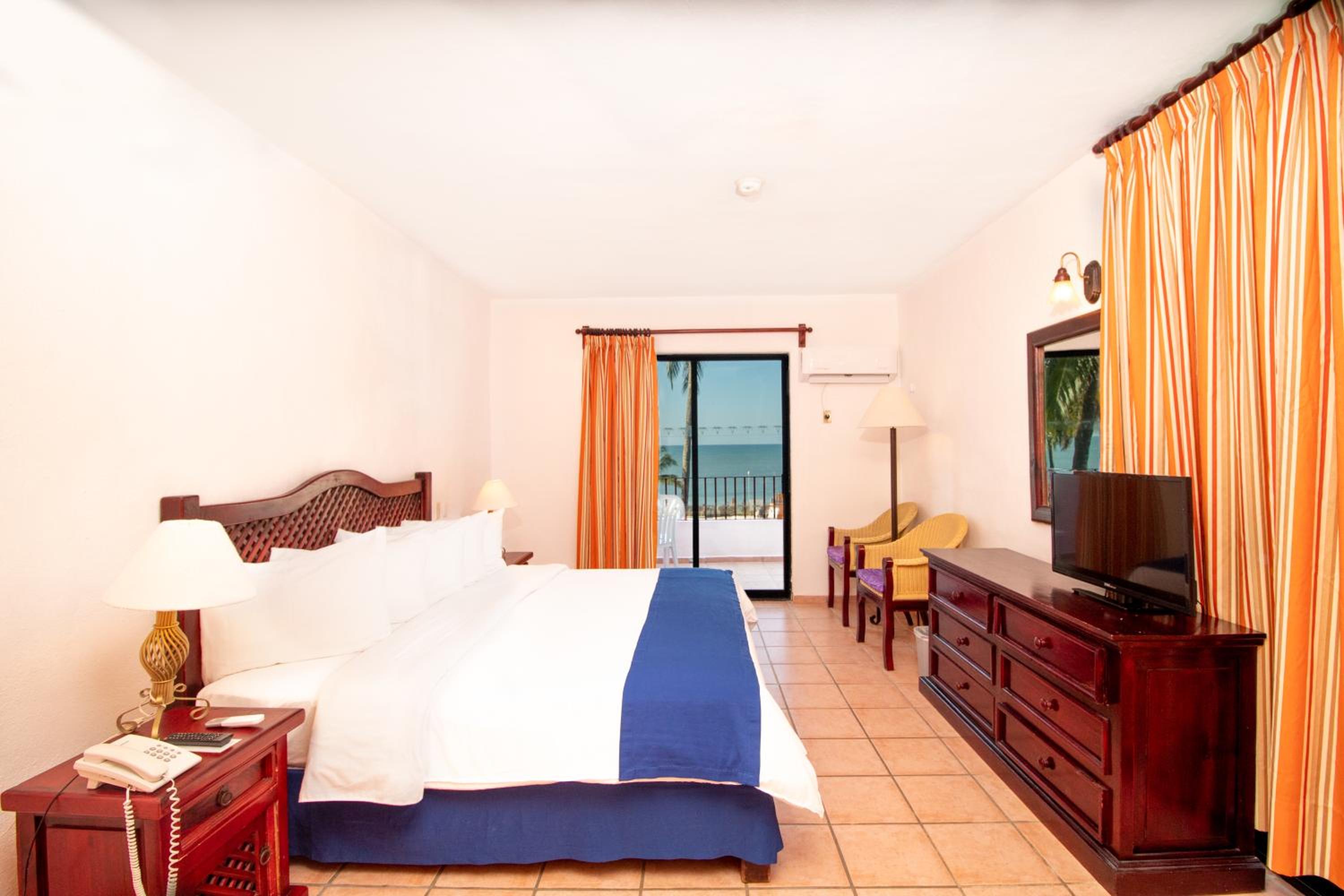 King Room with Ocean View - Photo 3