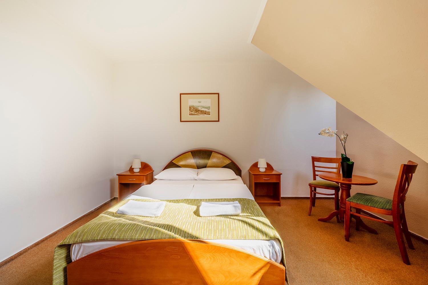 Double or Twin Room - Photo 3