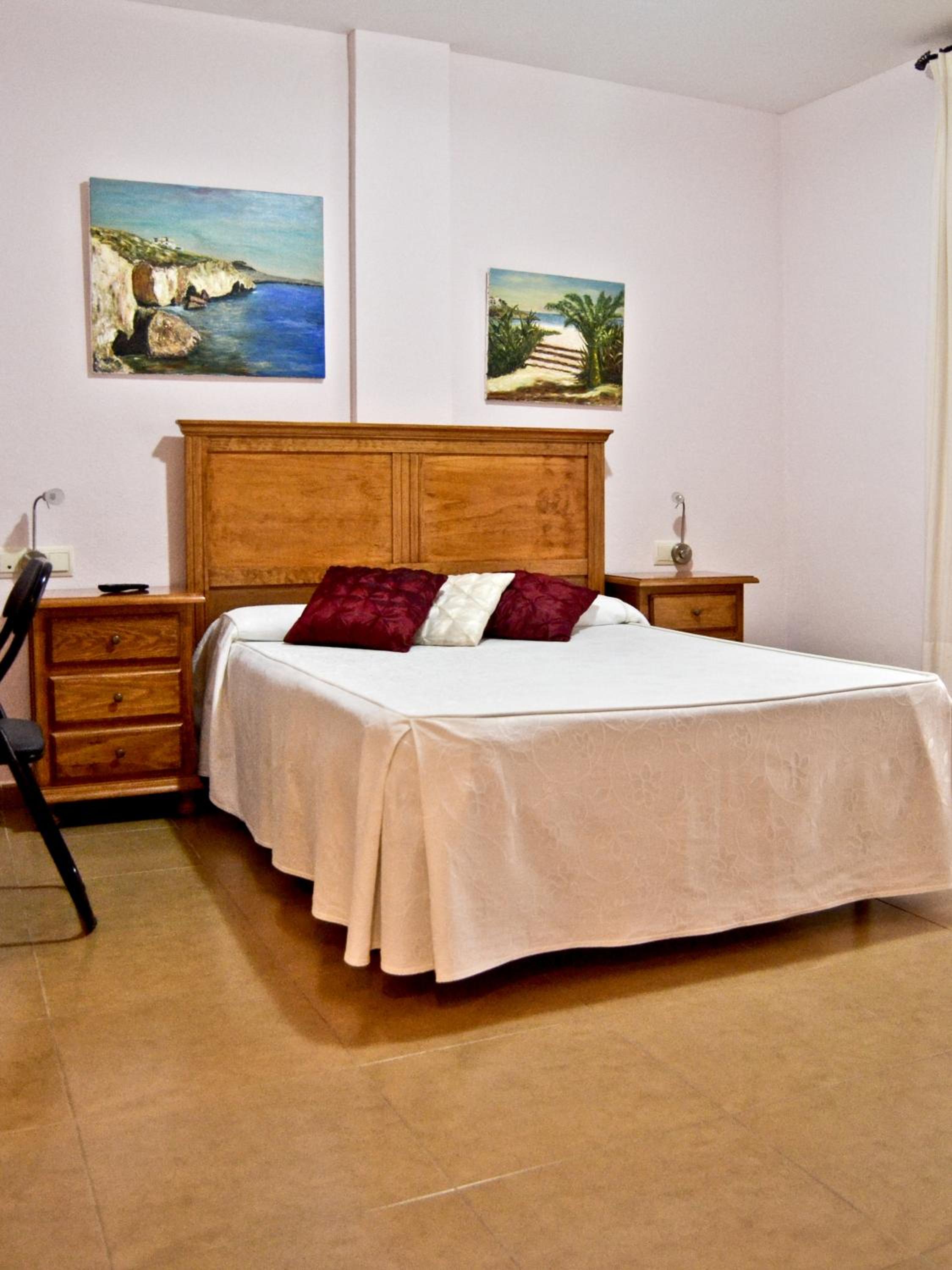 Double or Twin Room - Photo 10