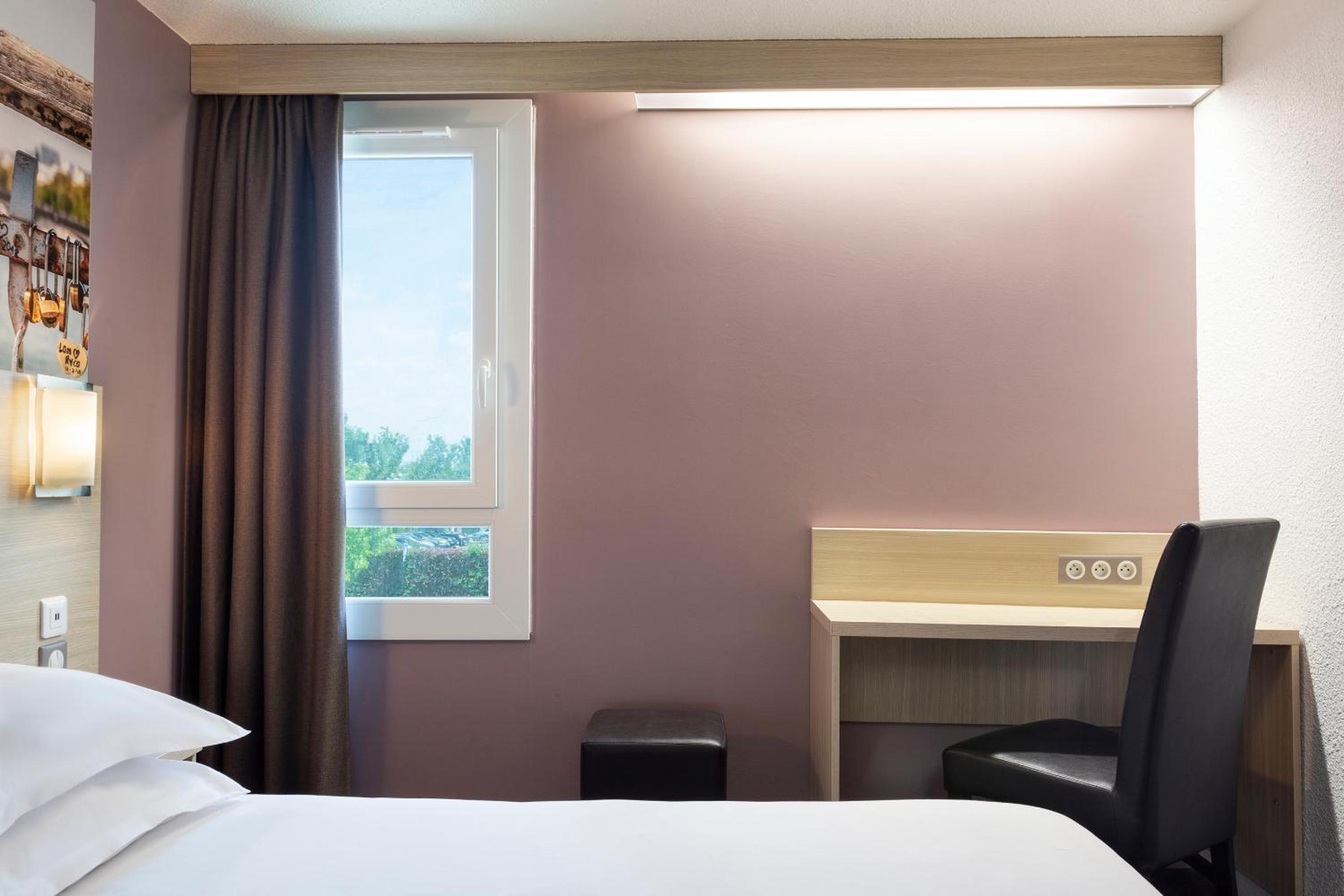 Double Room - Photo 16