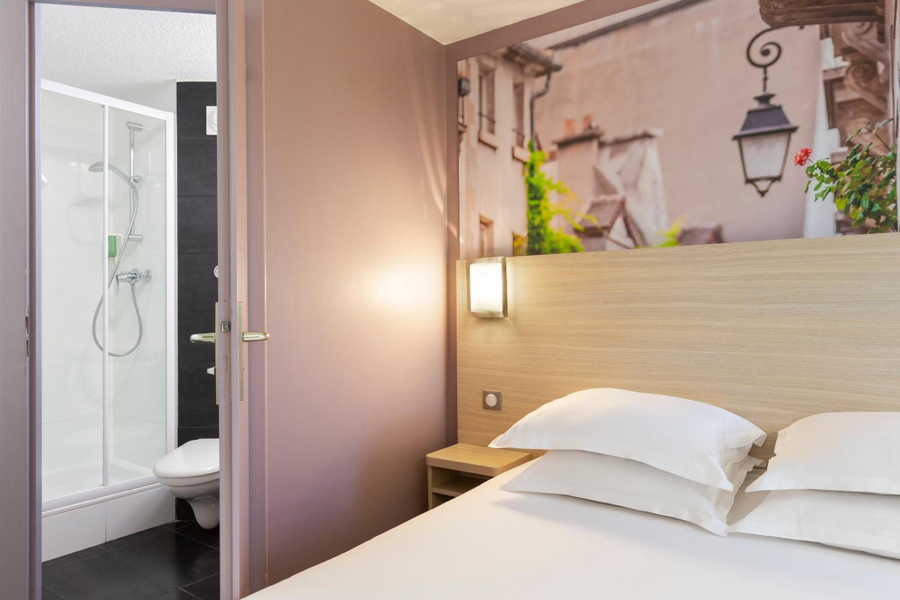 Double Room - Photo 14