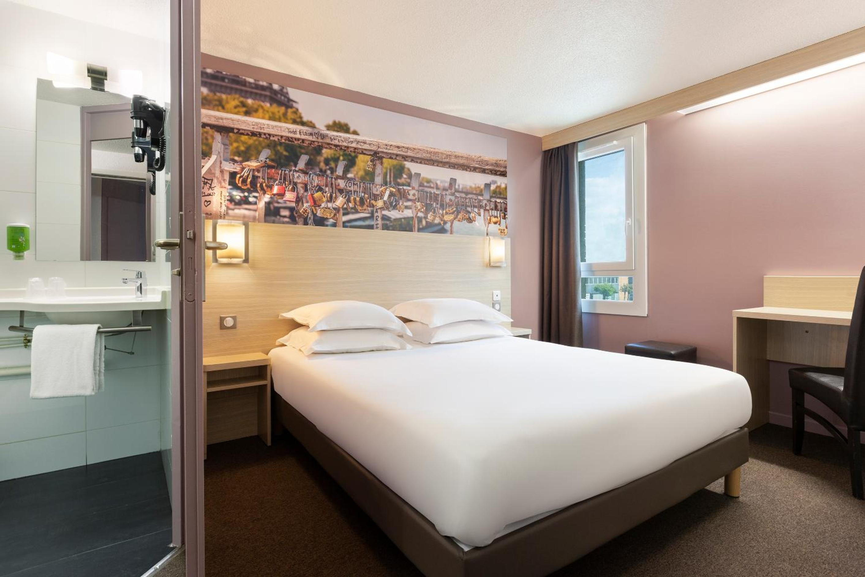 Double Room - Photo 7