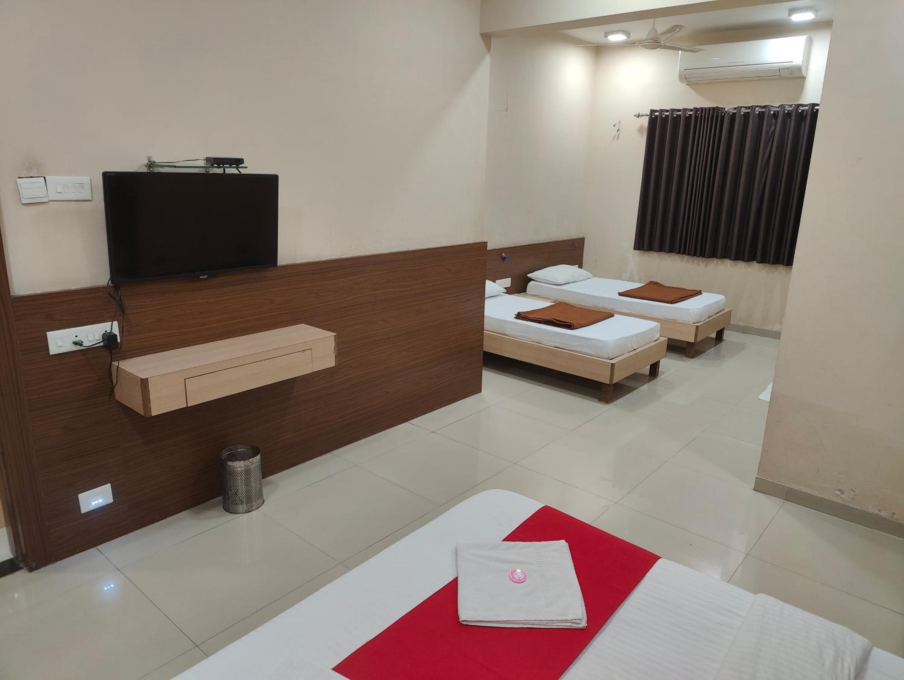 Deluxe Quadruple Room - Photo 1