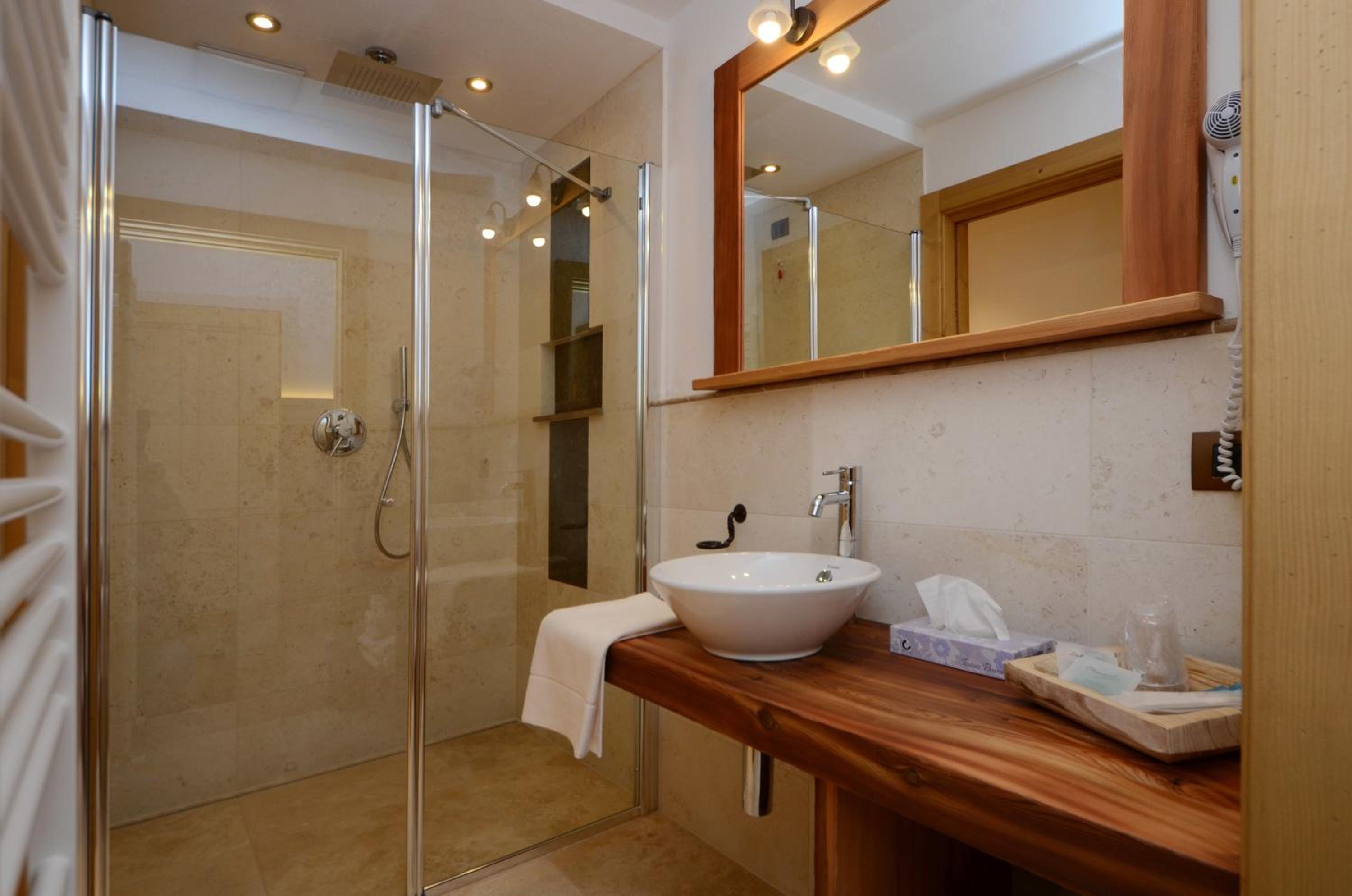 Large Double Room photo 3