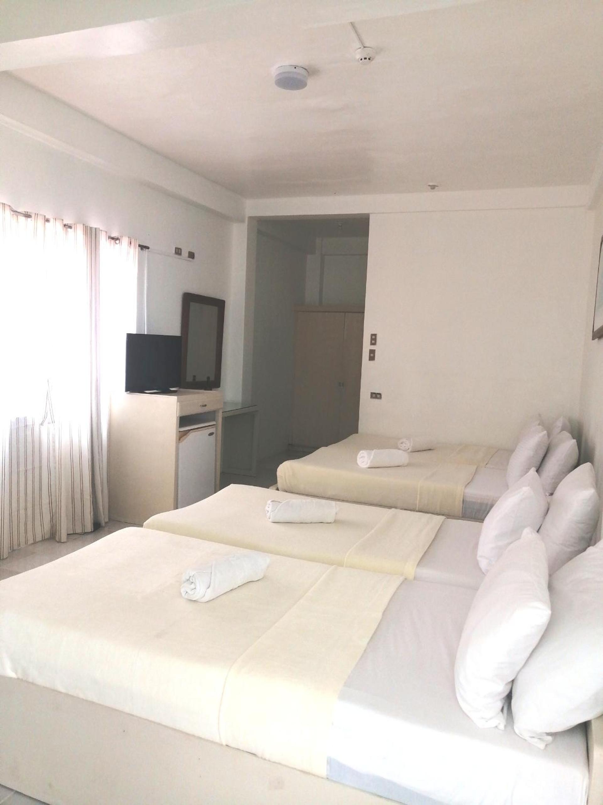 Triple Deluxe Room photo 3