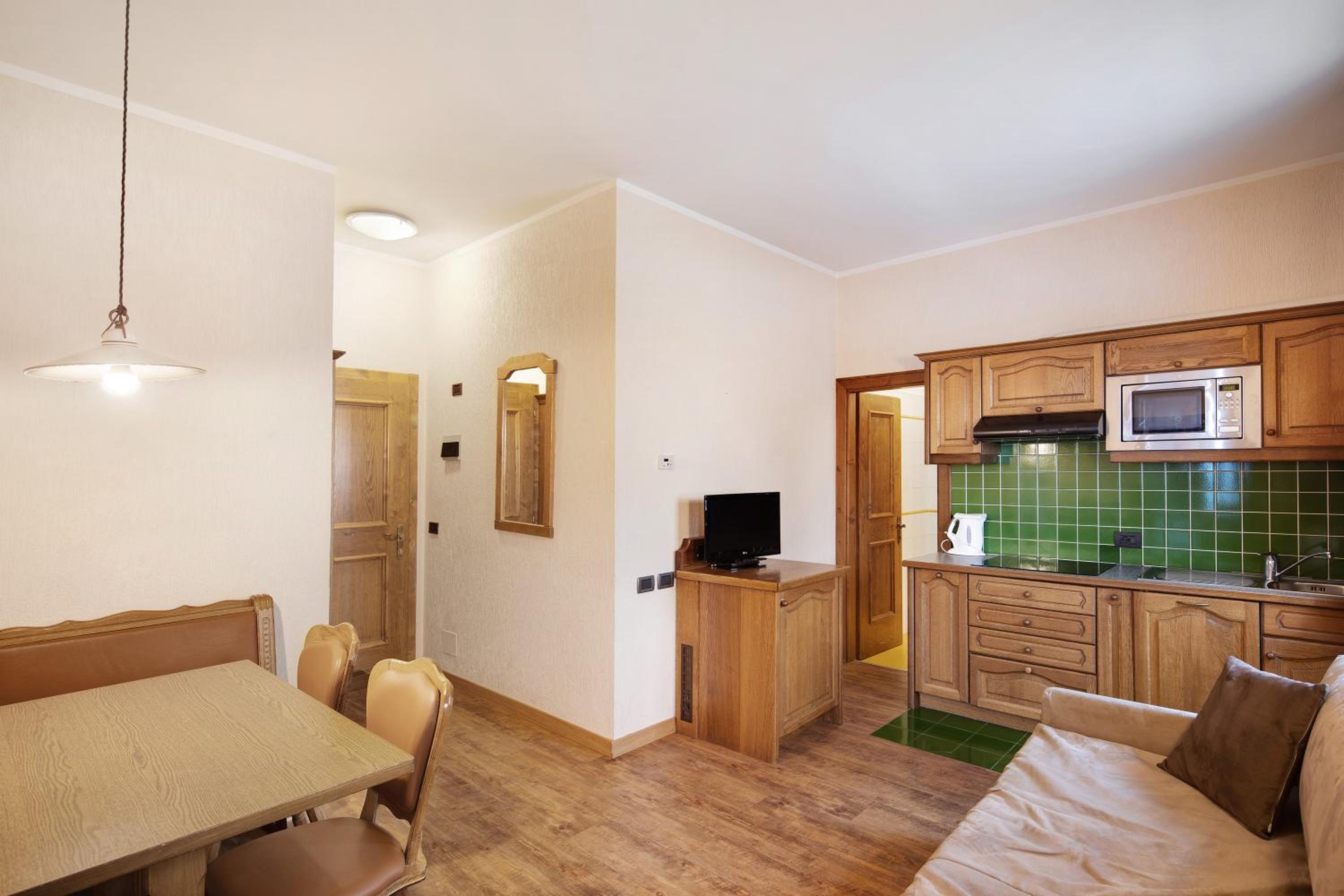 One-Bedroom Apartment with Garden