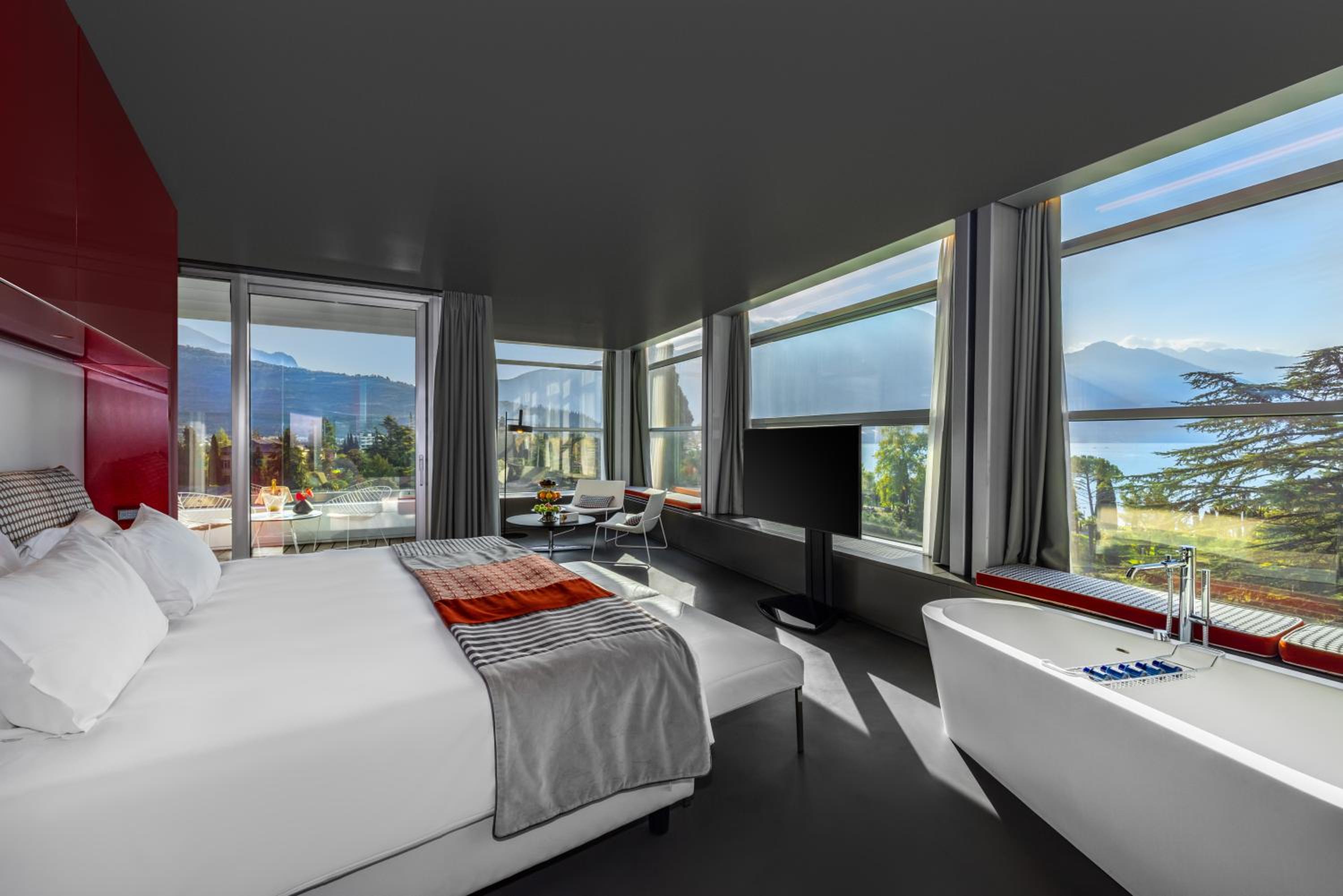 Executive Suite - Photo 1