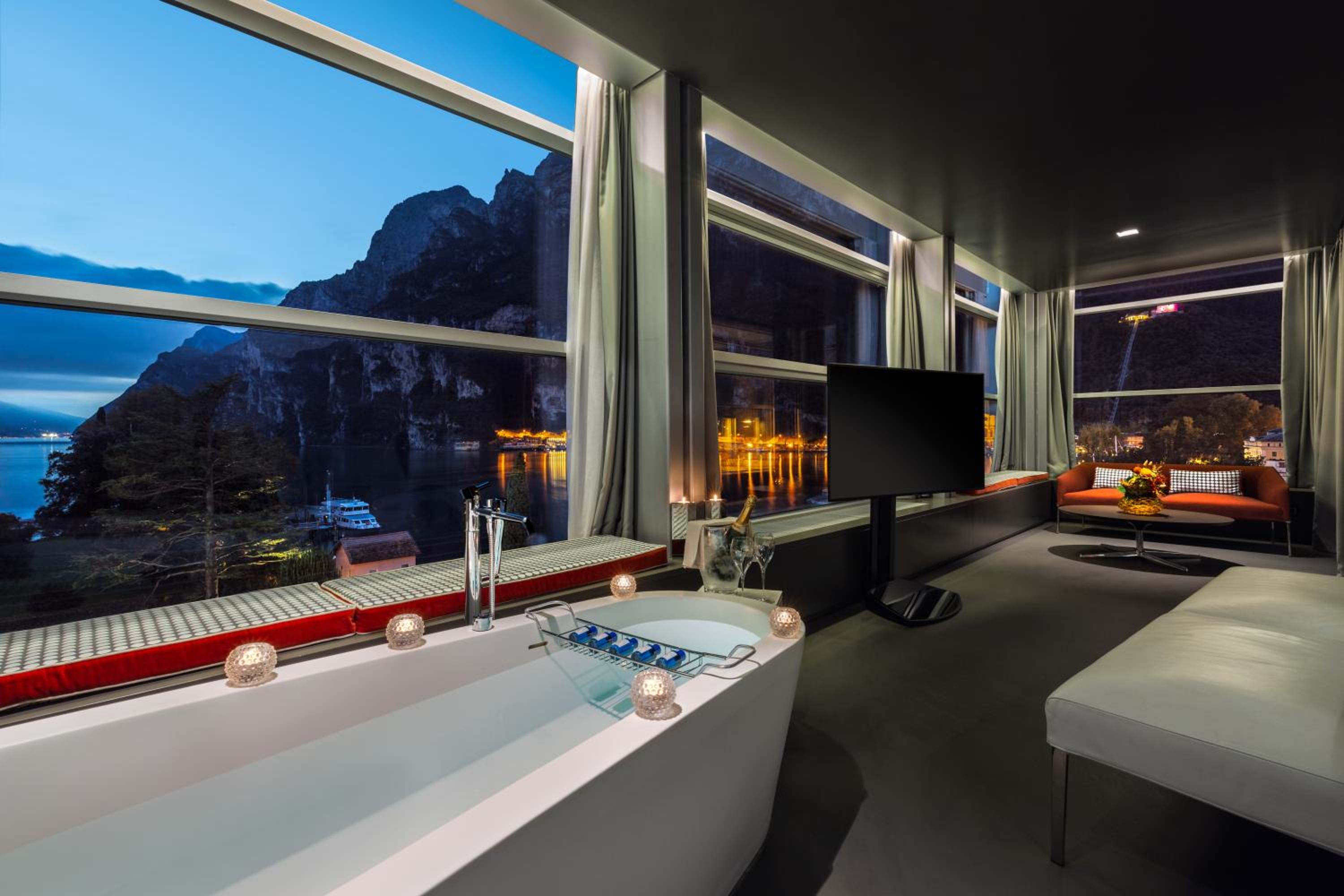 Executive Suite - Photo 5