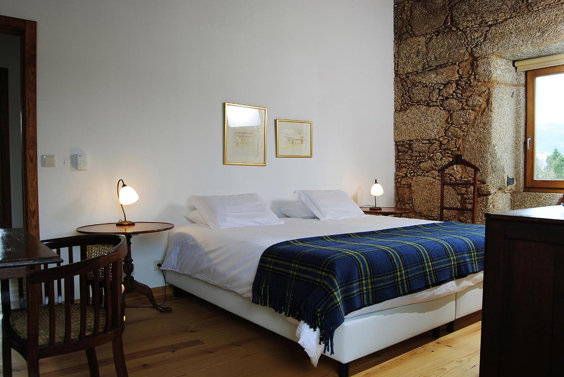 Deluxe Double or Twin Room with Mountain View photo 3
