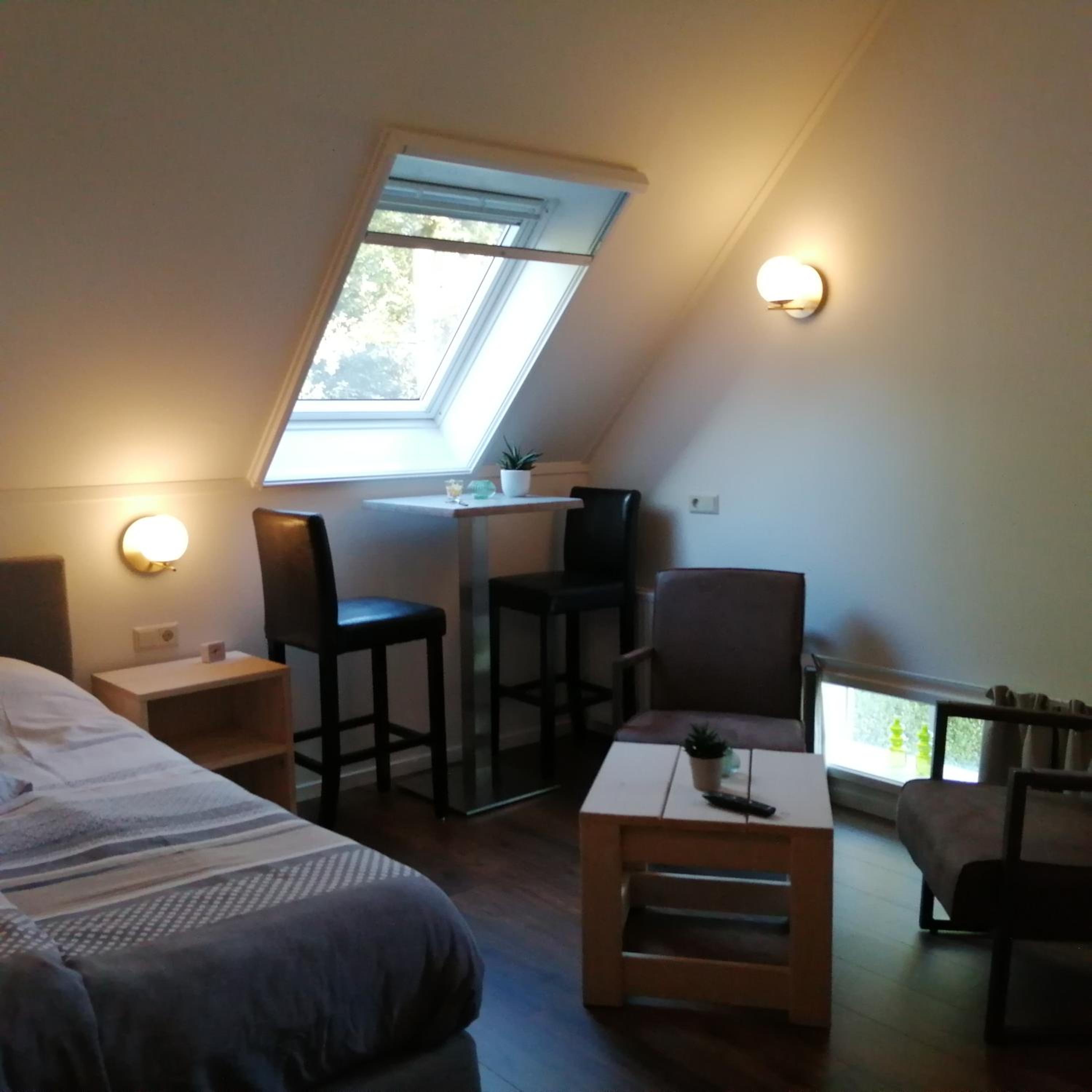 Double Or Twin Room With Private Bathroom photo 2