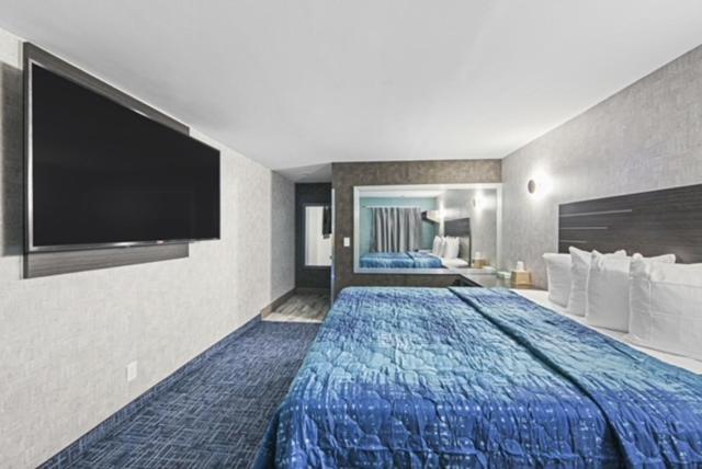 Deluxe King Room - Photo 2