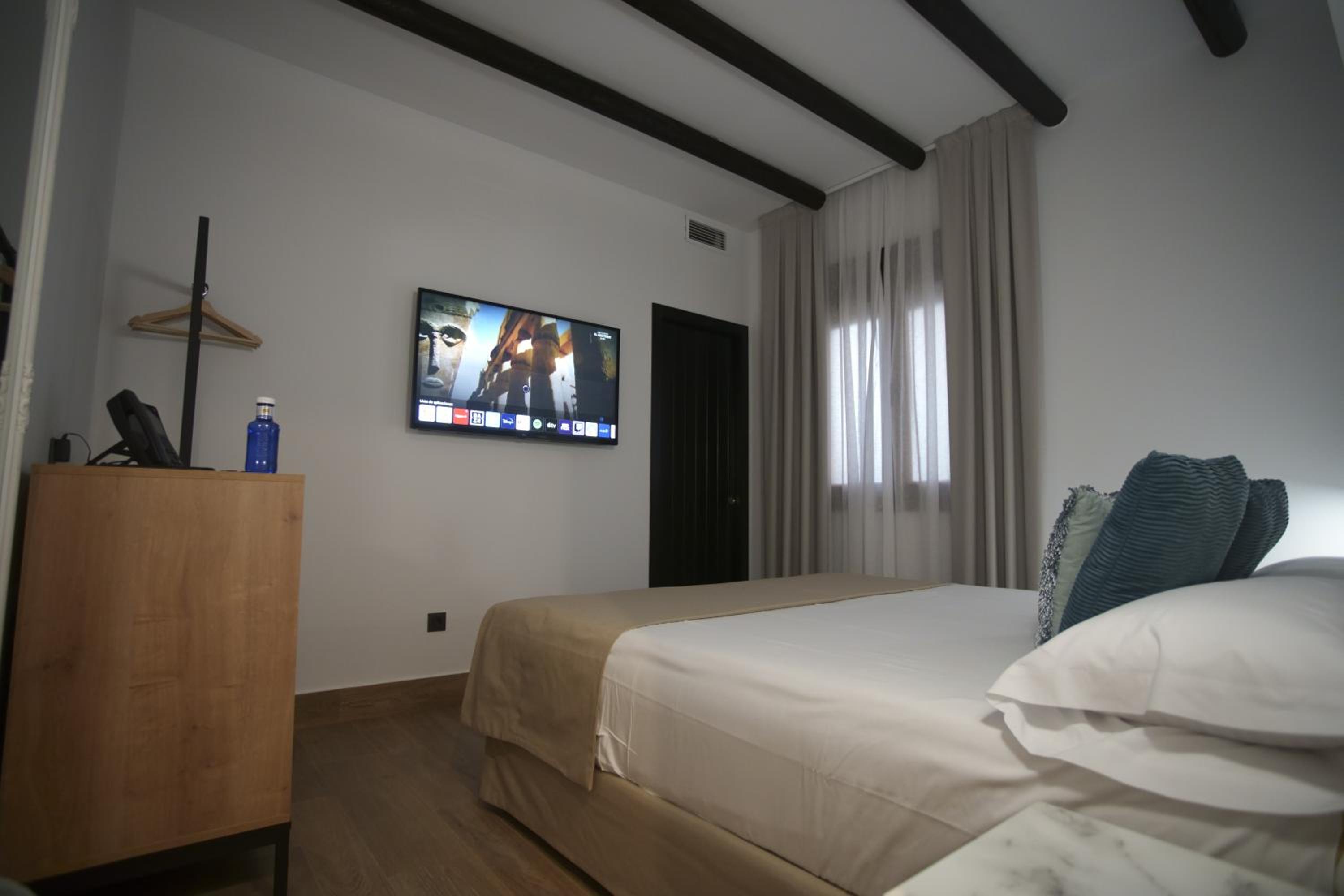 Superior Double Room - Photo 2