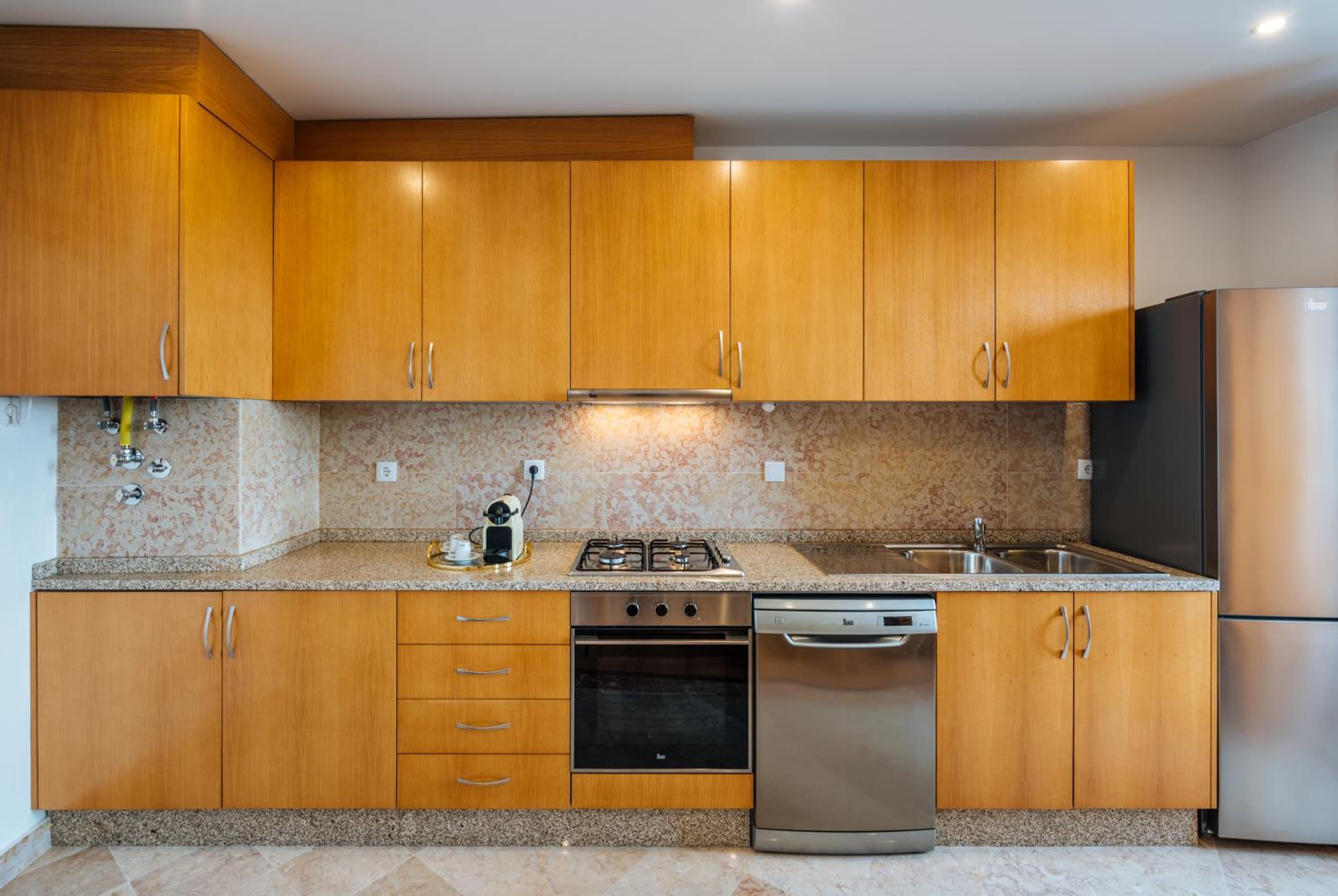 Family Two-Bedroom Apartment with River View  - Photo 5