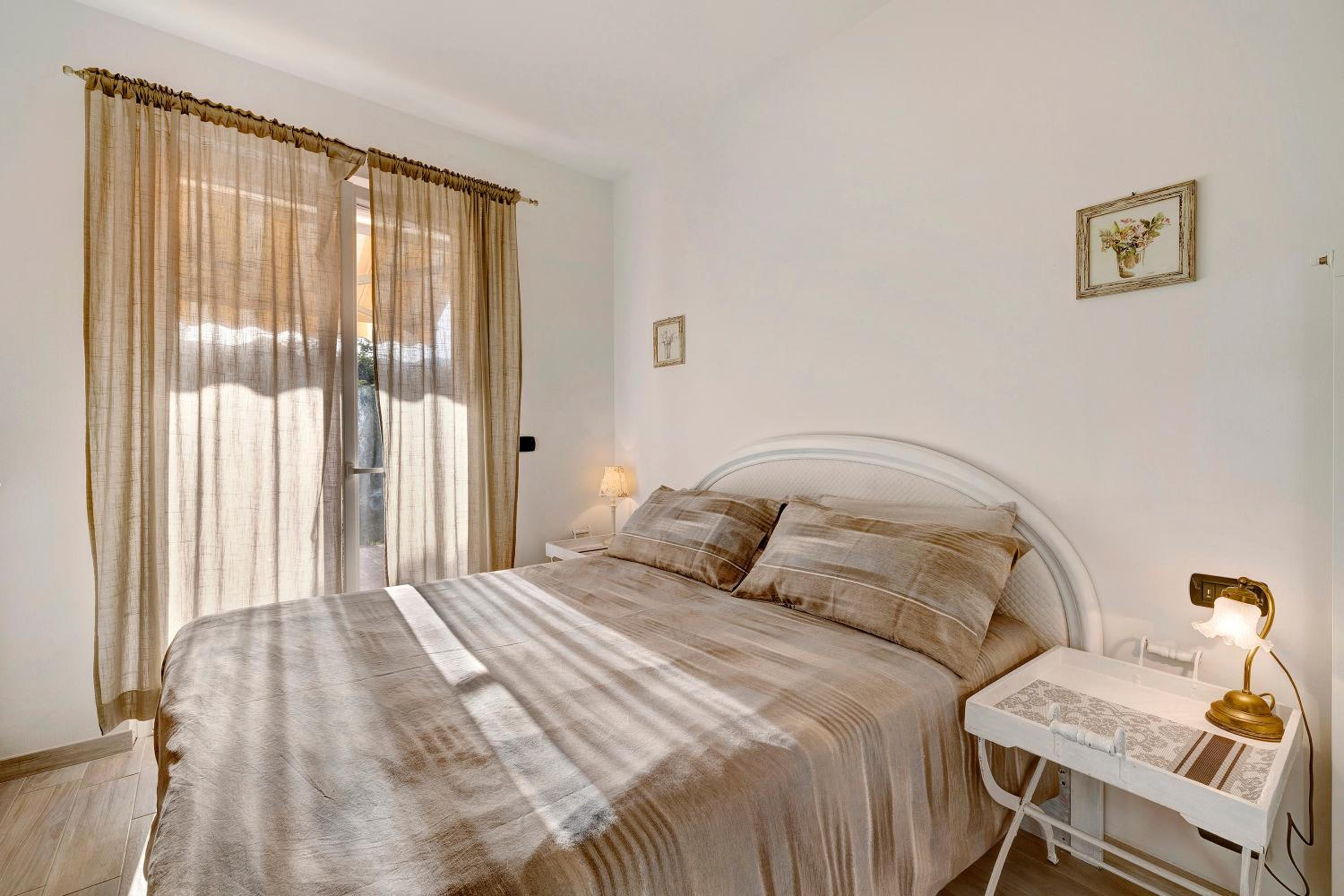 Superior One-Bedroom Apartment