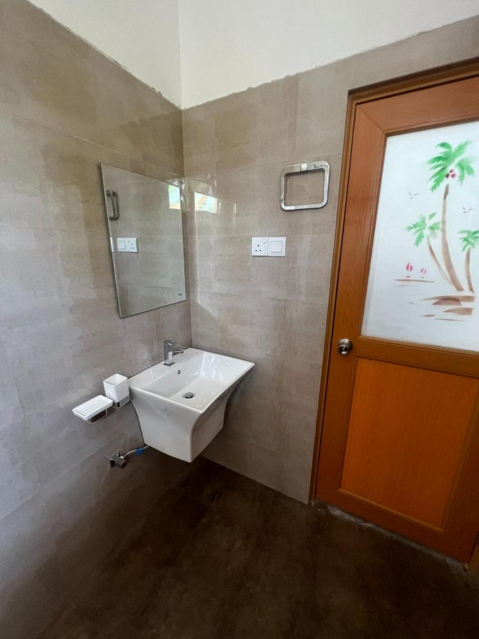 Deluxe King Room photo 1