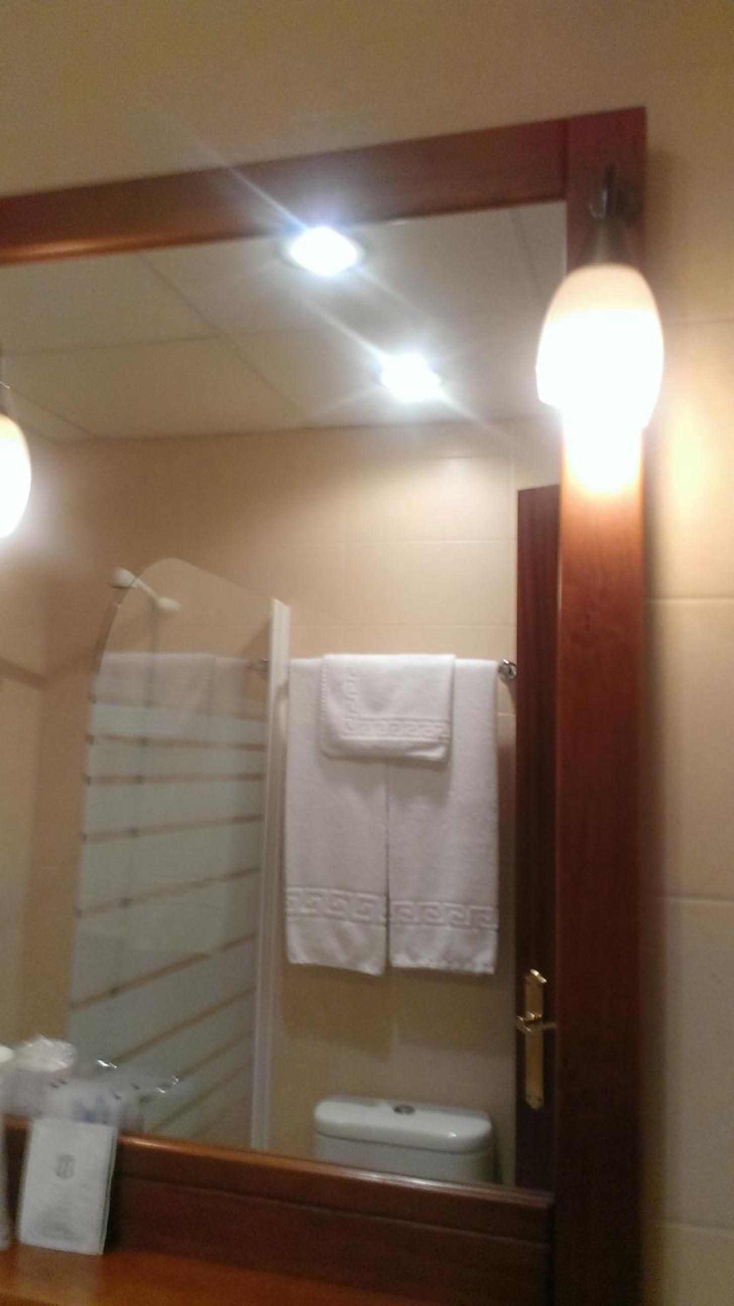 Double or Twin Room - Photo 21