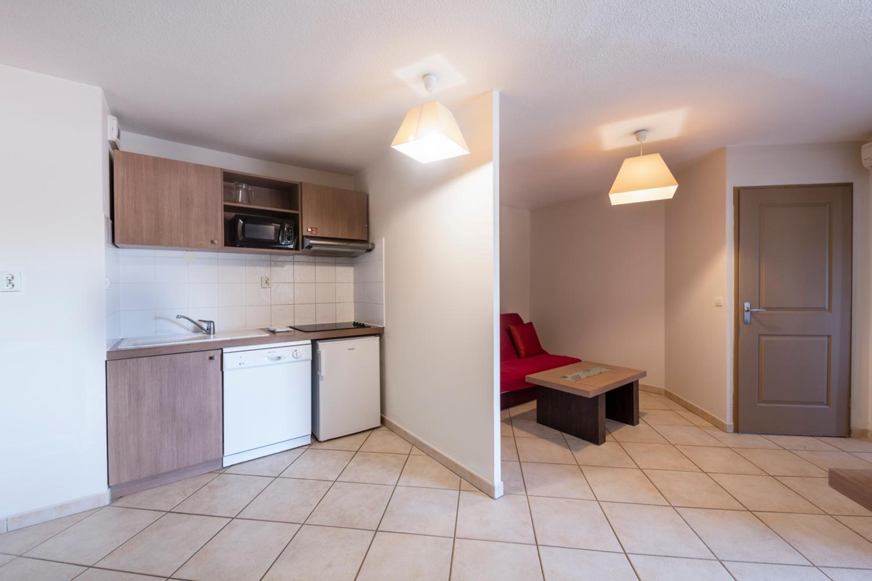 One-Bedroom Apartment (4 Adults) - Photo 4