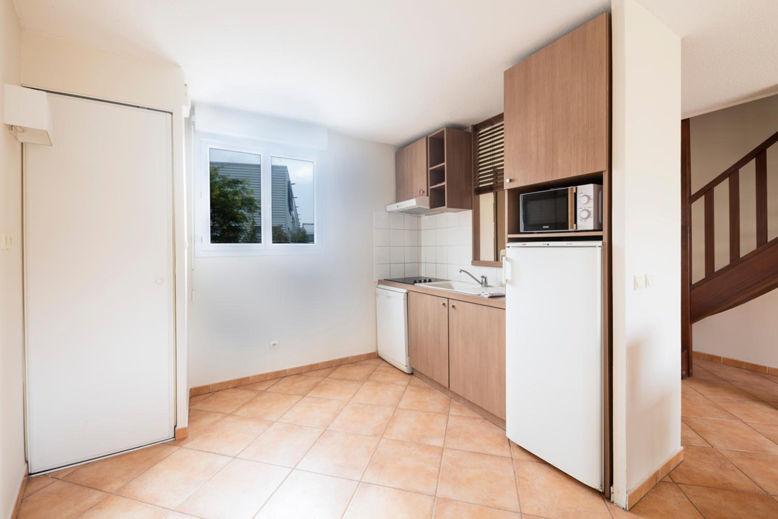 Three-Bedroom Villa - Photo 7